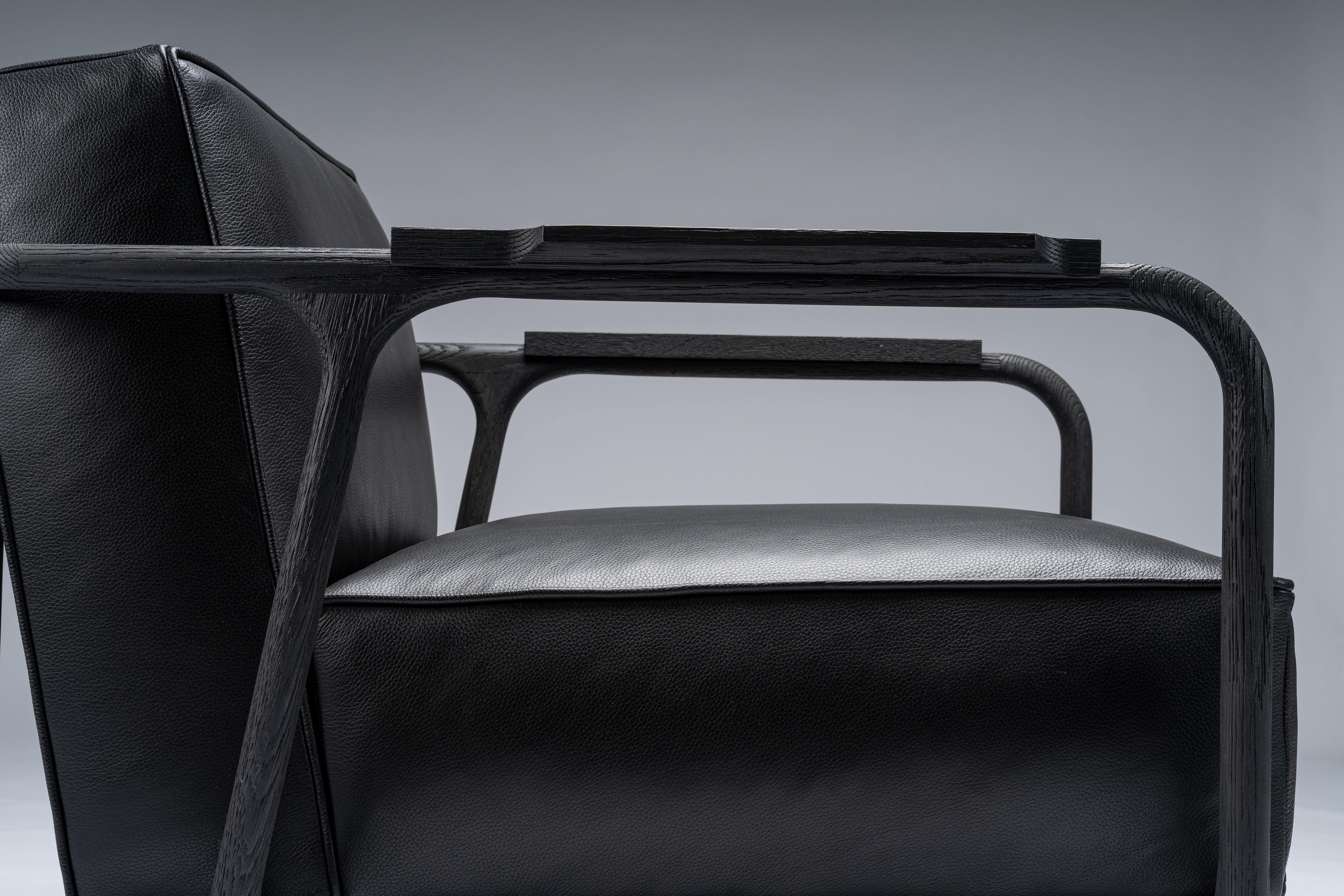 XXIe siècle et contemporain Chaise longue/chaise longue noire ALFRED en noyer/chêne avec assise en cuir:: Mandy Graham en vente