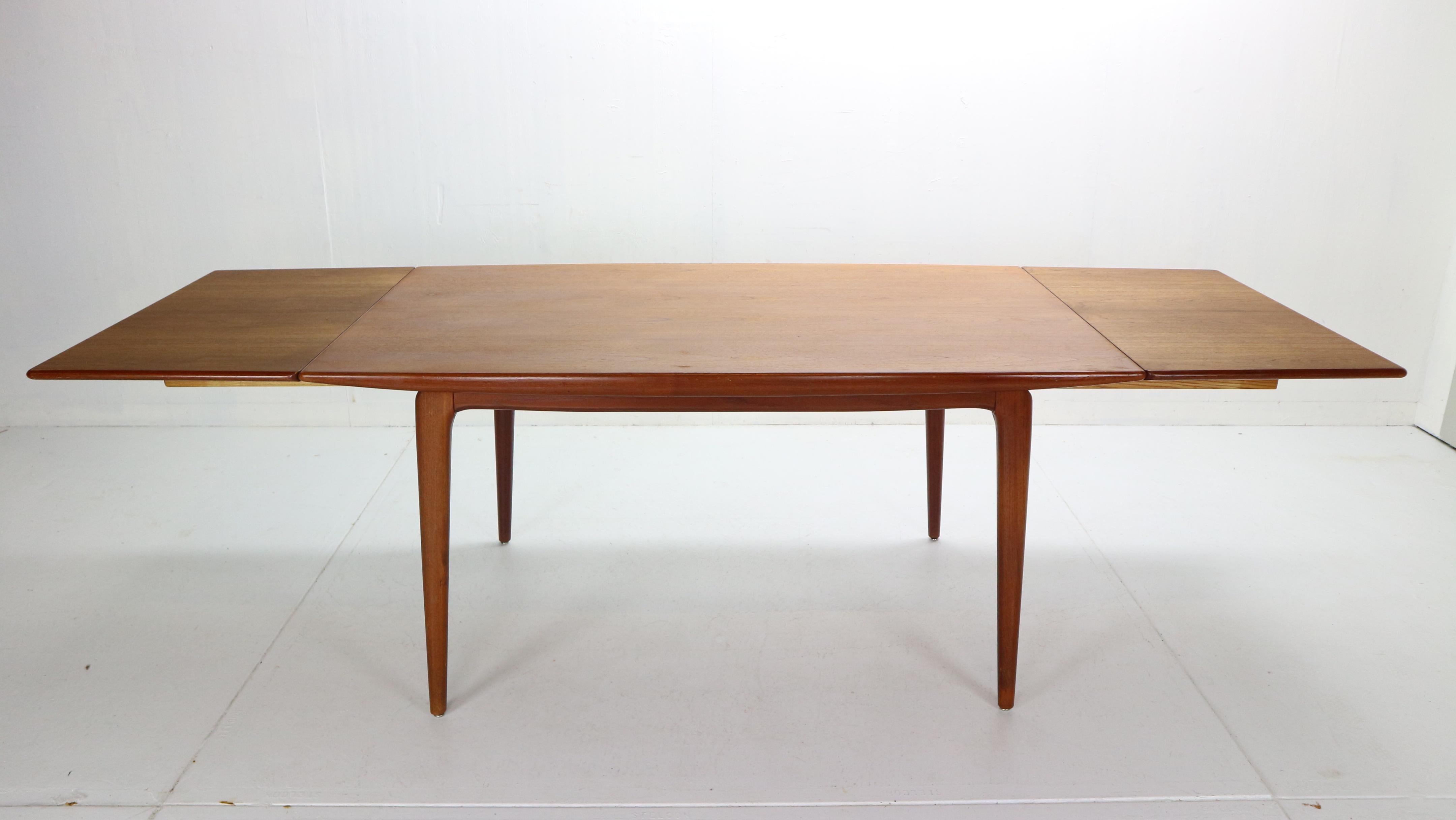 Rare Danish modern model- 371 teak Boomerang dining set designed by Alfred Christensen for Slagelse Møbelvaerk. 
This model 371 is also known as “boomerang”, named after the boomerang shaped bend in the legs. 
You’ll easily hosts a group of 10