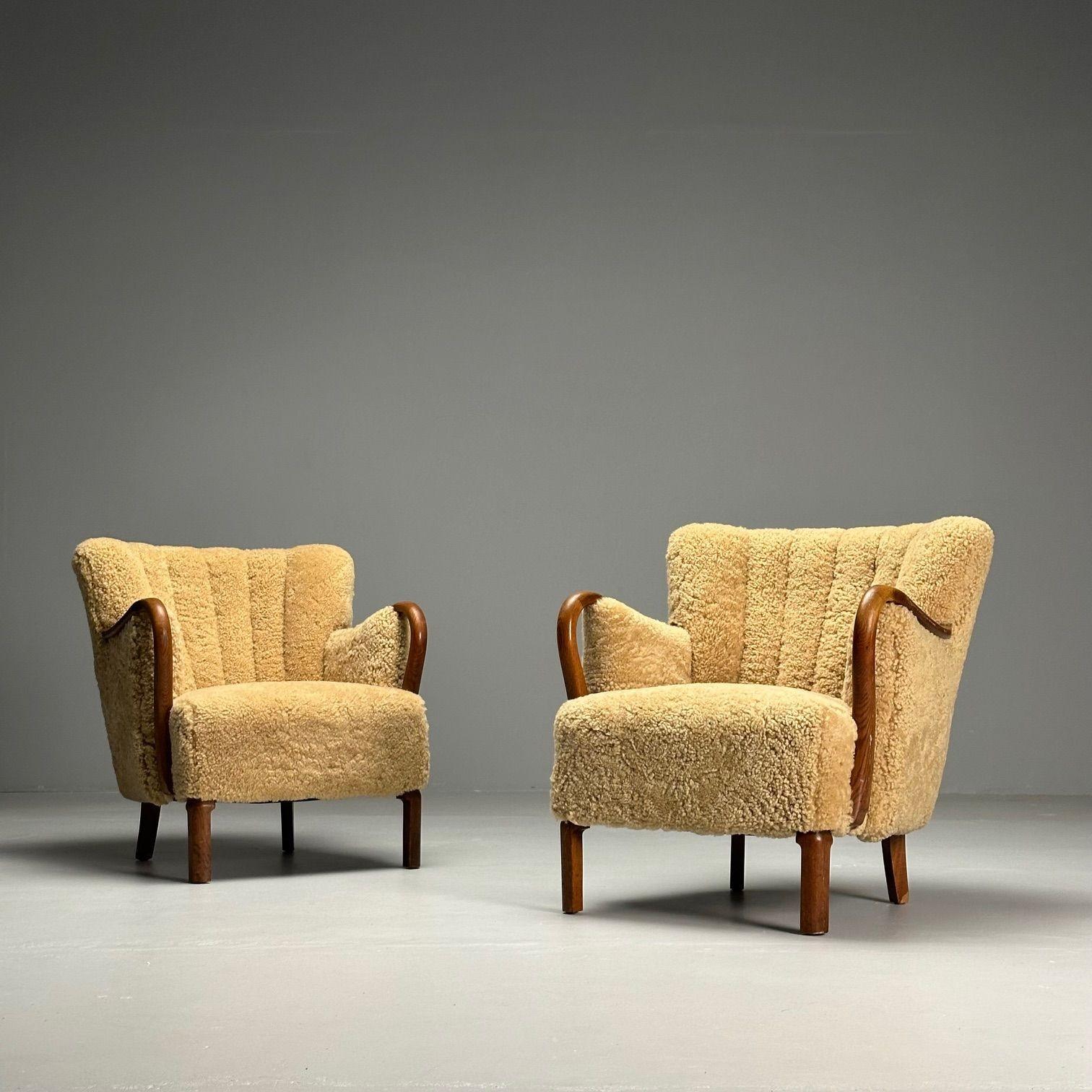 Alfred Christensen, Danish Mid-Century Modern, Lounge Chairs, Sheepskin, Oak In Good Condition In Manhasset, NY