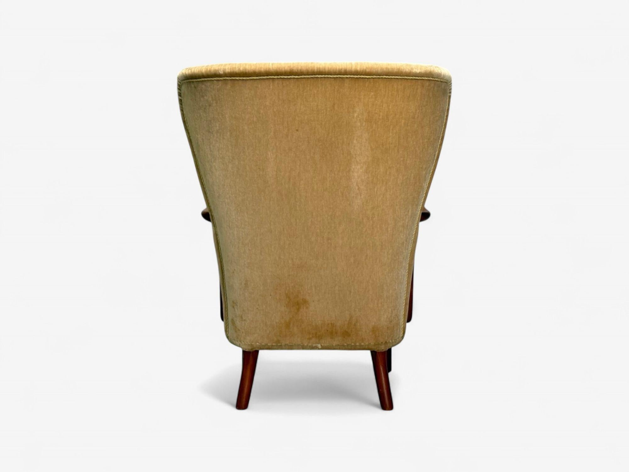 Alfred Christensen, Danish Modern, Mohair, Beech, Lounge Chair, Denmark, 1940s For Sale 5
