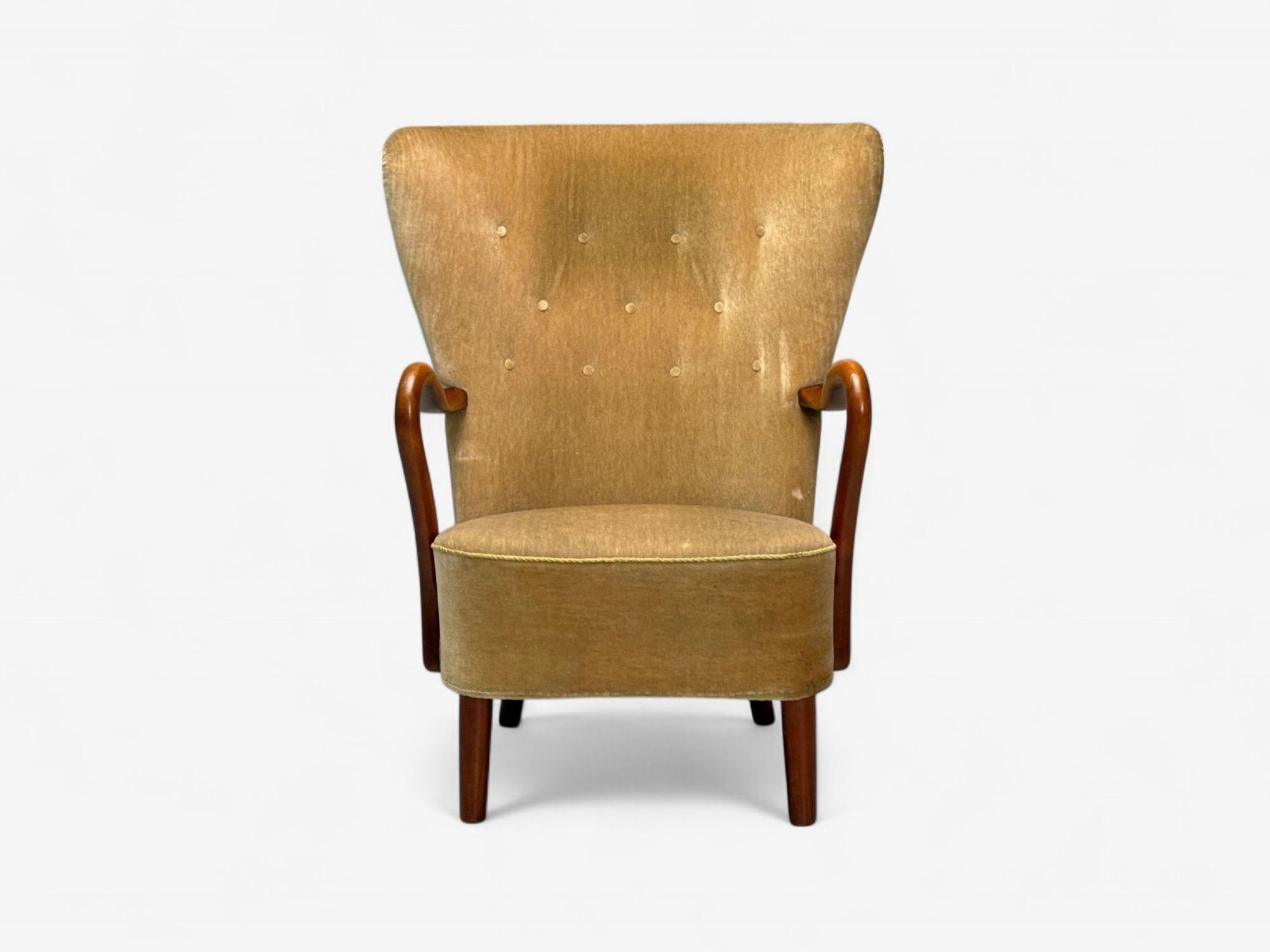 Mid-Century Modern Alfred Christensen, Danish Modern, Mohair, Beech, Lounge Chair, Denmark, 1940s For Sale