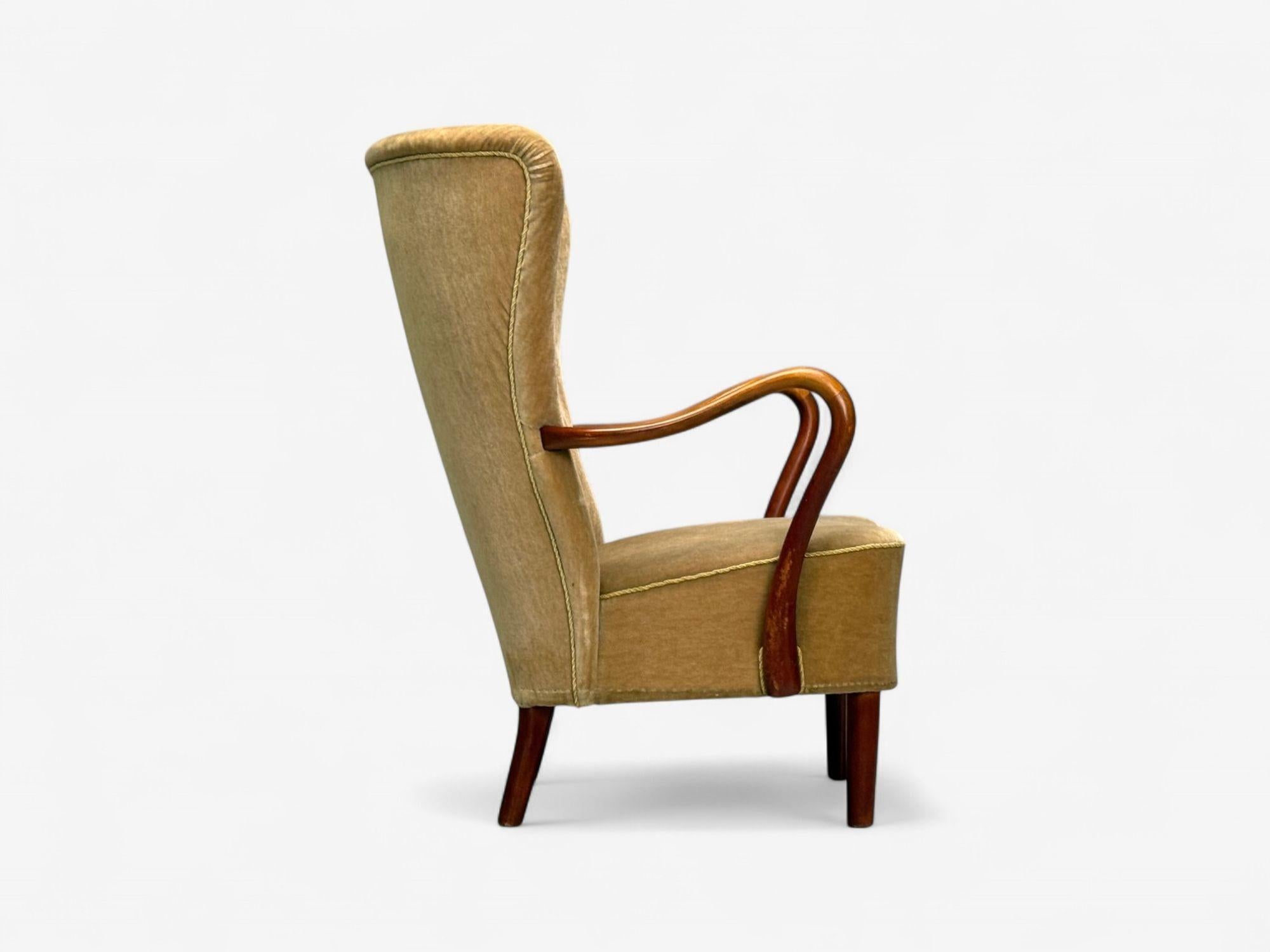 Alfred Christensen, Danish Modern, Mohair, Beech, Lounge Chair, Denmark, 1940s For Sale 2