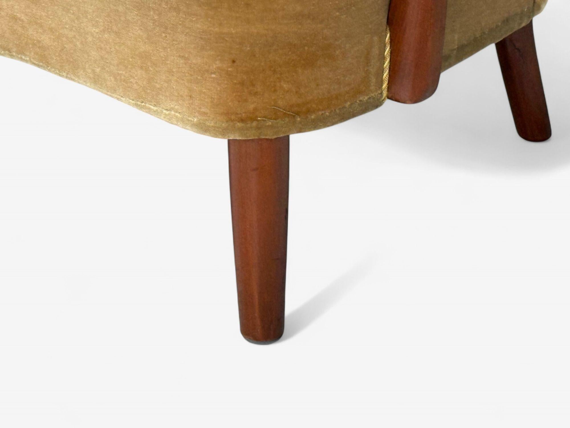 Alfred Christensen, Danish Modern, Mohair, Beech, Lounge Chair, Denmark, 1940s For Sale 4