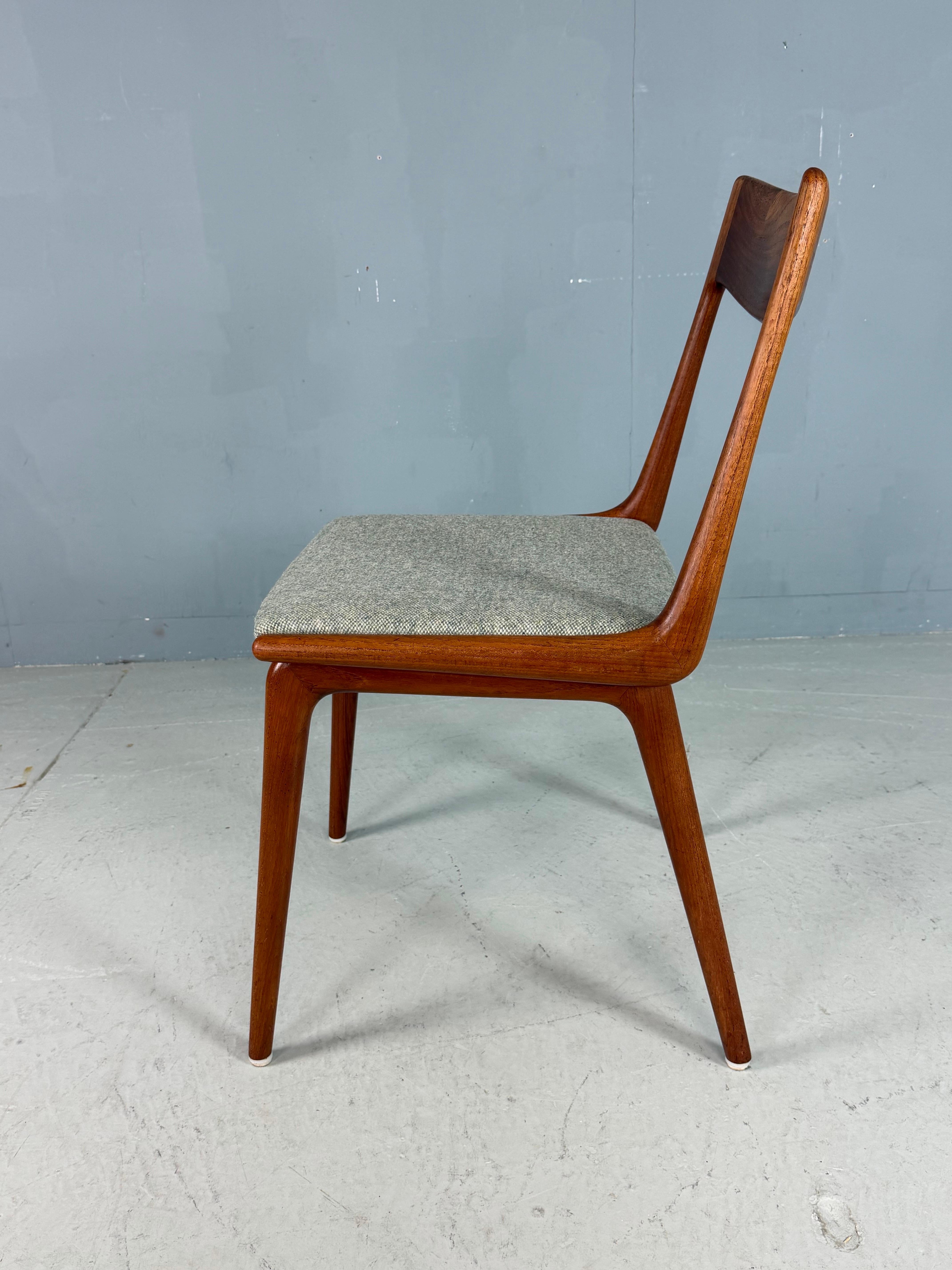 Alfred Christensen: 6er-Set Stühle „Boomerang“ aus dänischem Teakholz im Angebot 4