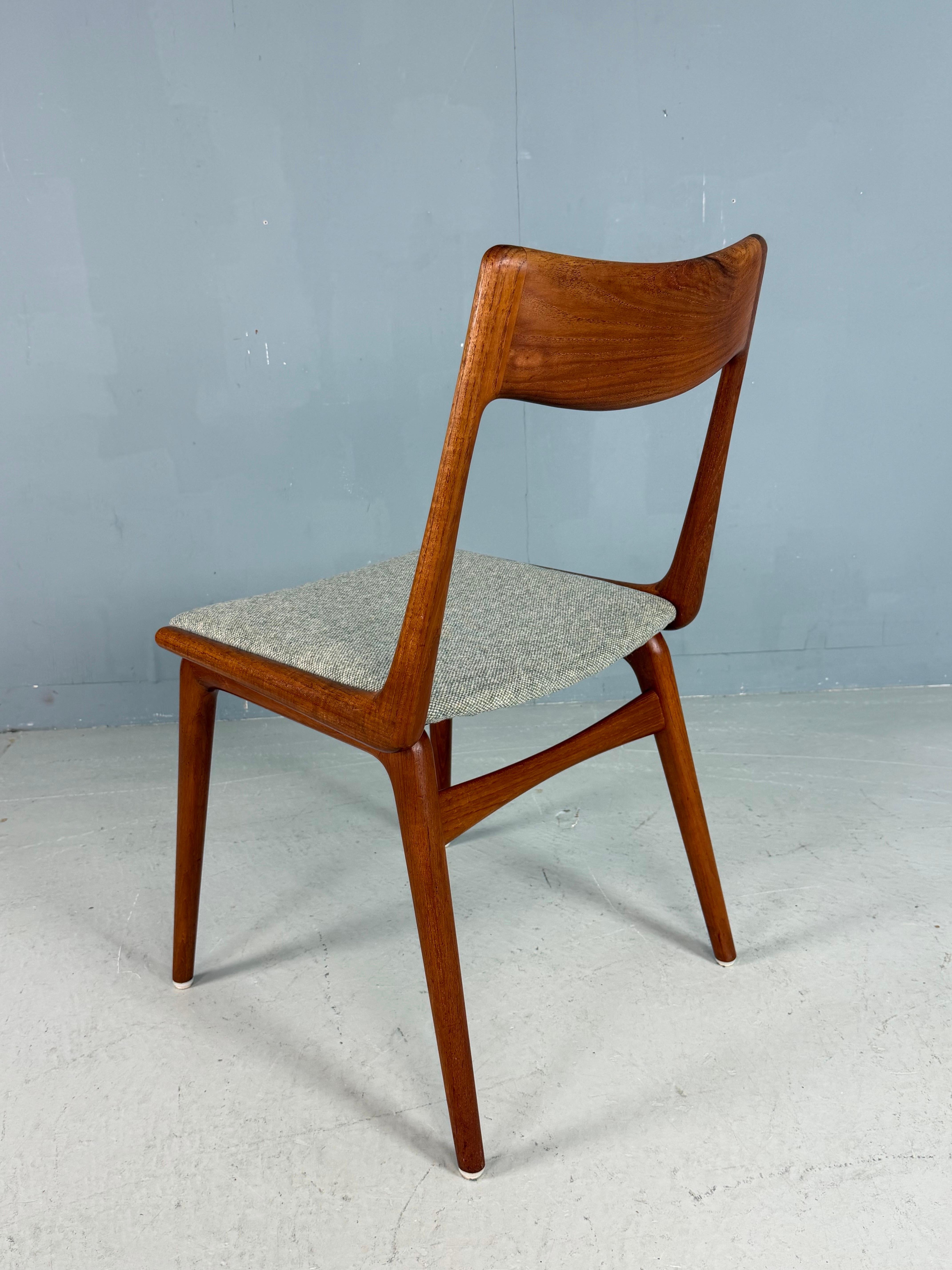 Alfred Christensen: 6er-Set Stühle „Boomerang“ aus dänischem Teakholz (20. Jahrhundert) im Angebot