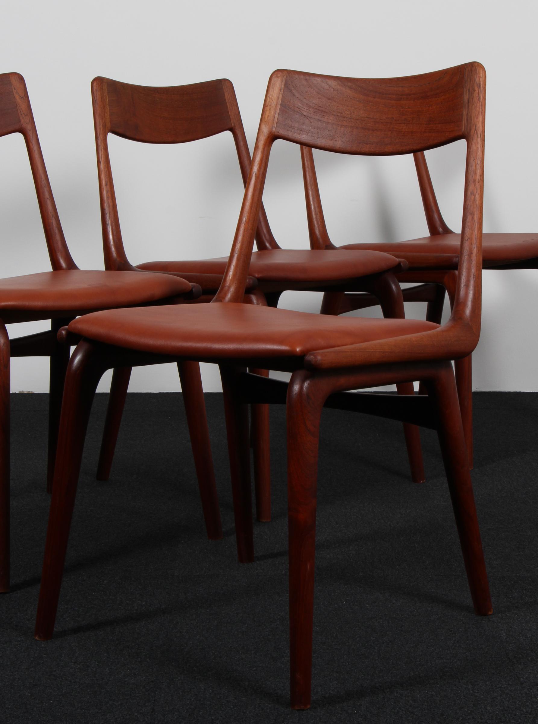 Scandinave moderne Alfred Christensen, four dining chairs, teak, model Boomerang en vente