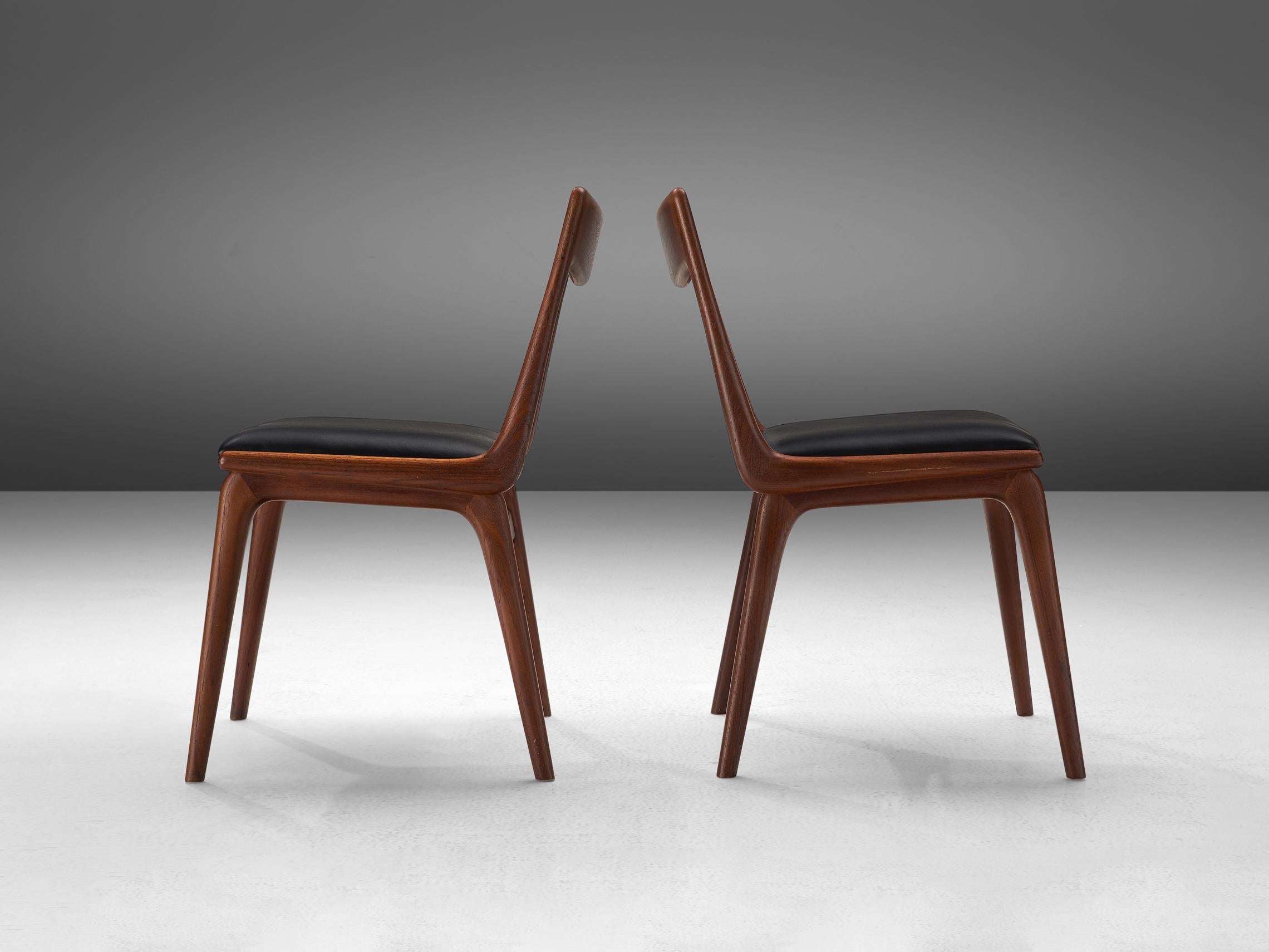 Alfred Christensen Large Set of Eight 'Boomerang' Chairs in Teak 1