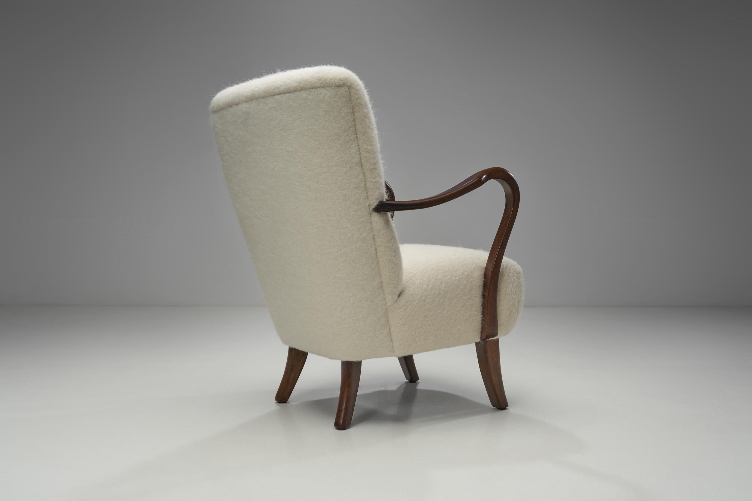 Gepolsterter Sessel von Hans Christensen für Slagelse Mbelfabrik, Dänemark 1940er Jahre (Stoff) im Angebot