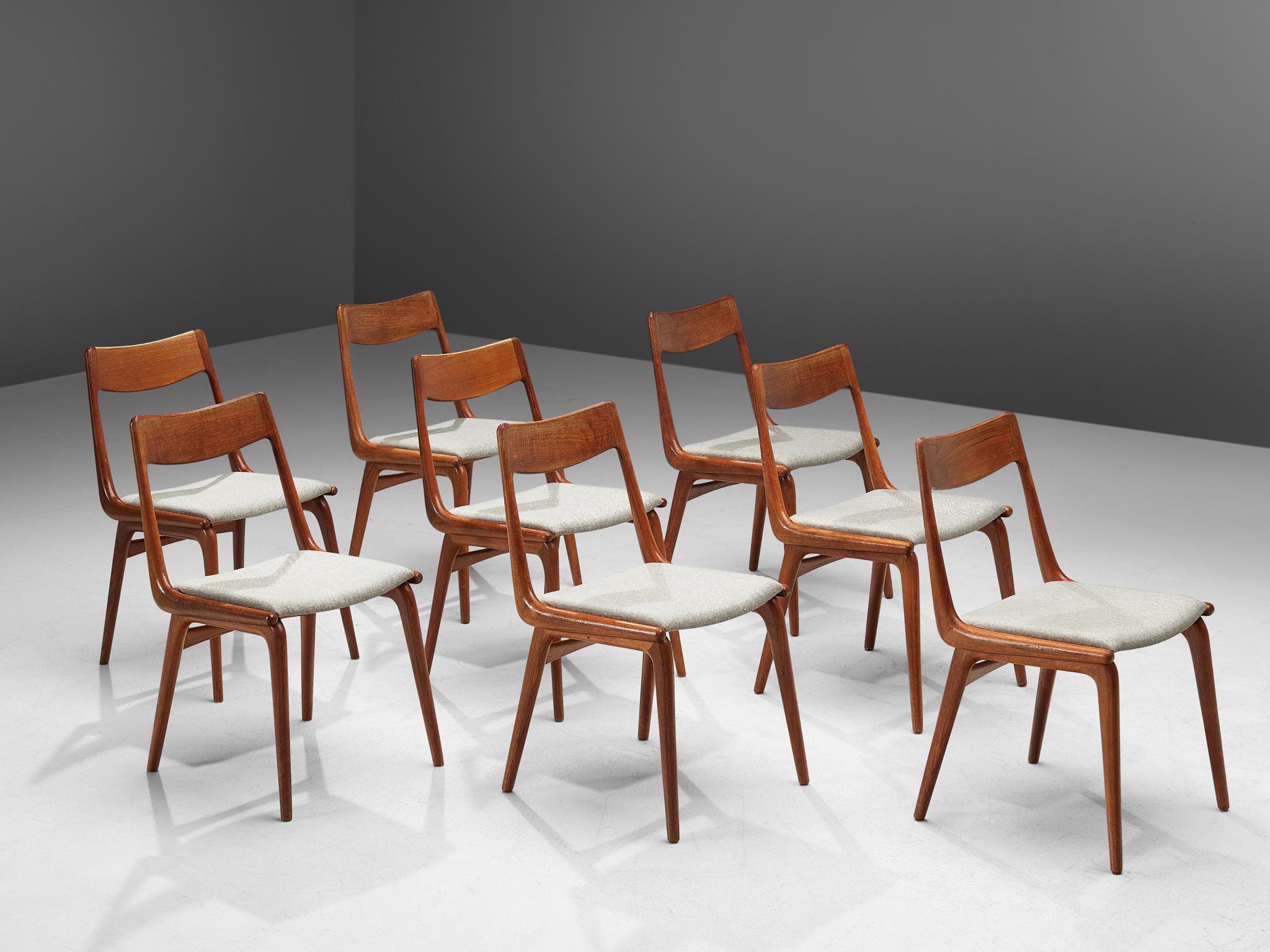 Alfred Christensen for Slagelse Møbelvaerk, dining chairs, teak and light gray upholstery, Denmark, 1960s.

Elegant set of eight Danish dining chairs, featuring a teak frame. Seen from the side, the seat's frame that flows over to the backrest has a