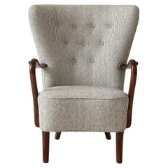 Fauteuil à haut dossier en lin rayé d'Alfred Christiansen, années 1940