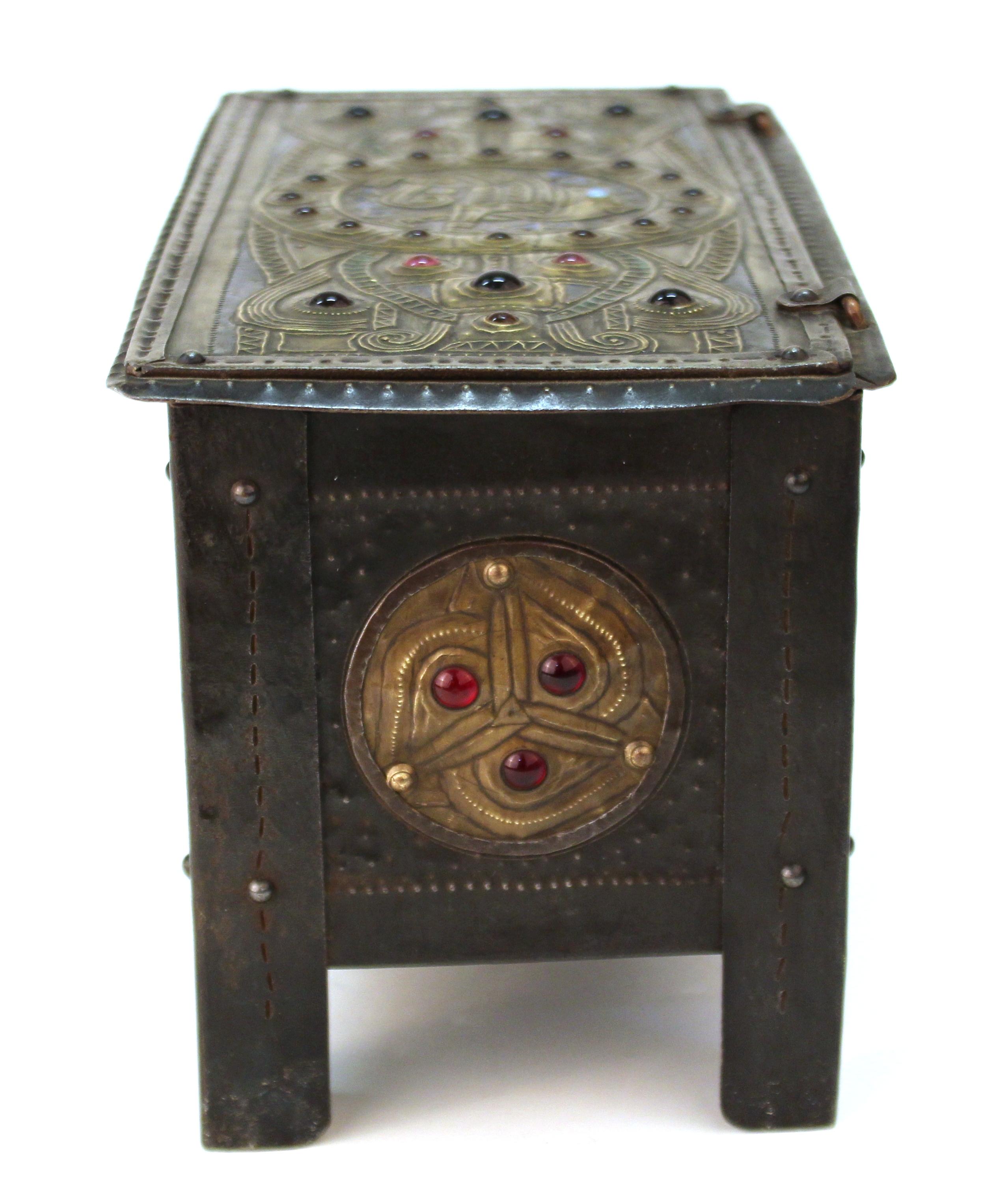 Early 20th Century Alfred Daguet French Art Nouveau Jeweled Metal Repousse Box For Sale