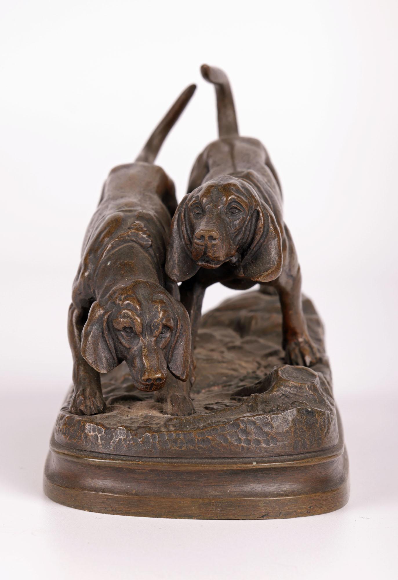Französische Bronze-Skulptur eines Jagdhundes von Alfred Dubucand im Angebot 3