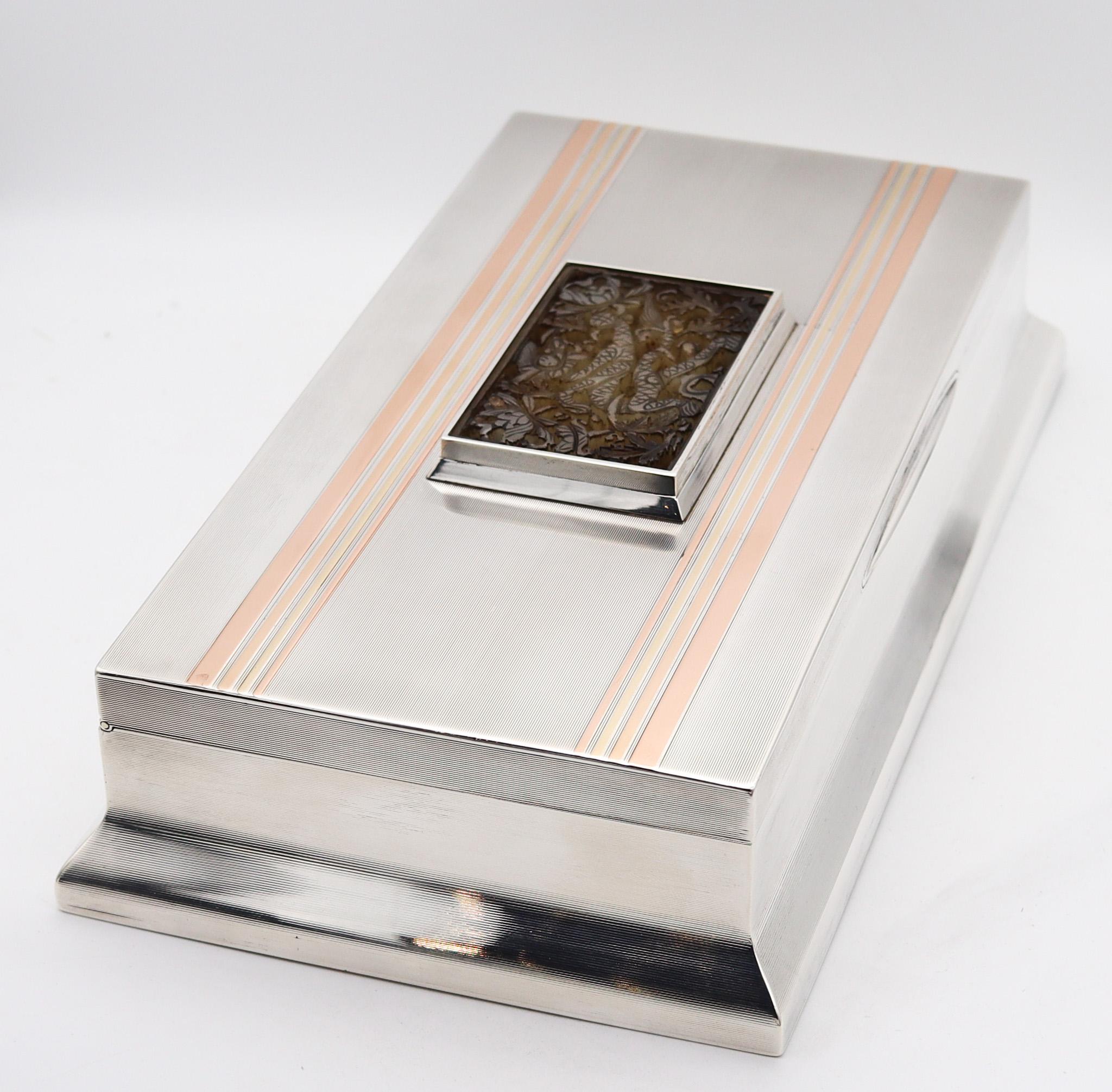 Alfred Dunhill 1929 London Art Deco Box .925 Sterling 18Kt Gold und antike Jade (Art déco) im Angebot