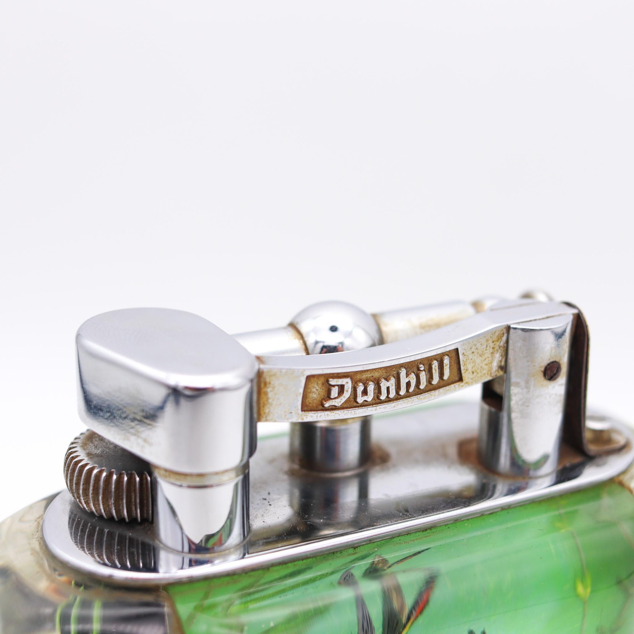 Milieu du XXe siècle Alfred Dunhill lampe à pétrole standard à bras en forme d'aquarium en plexiglas, 1949  en vente