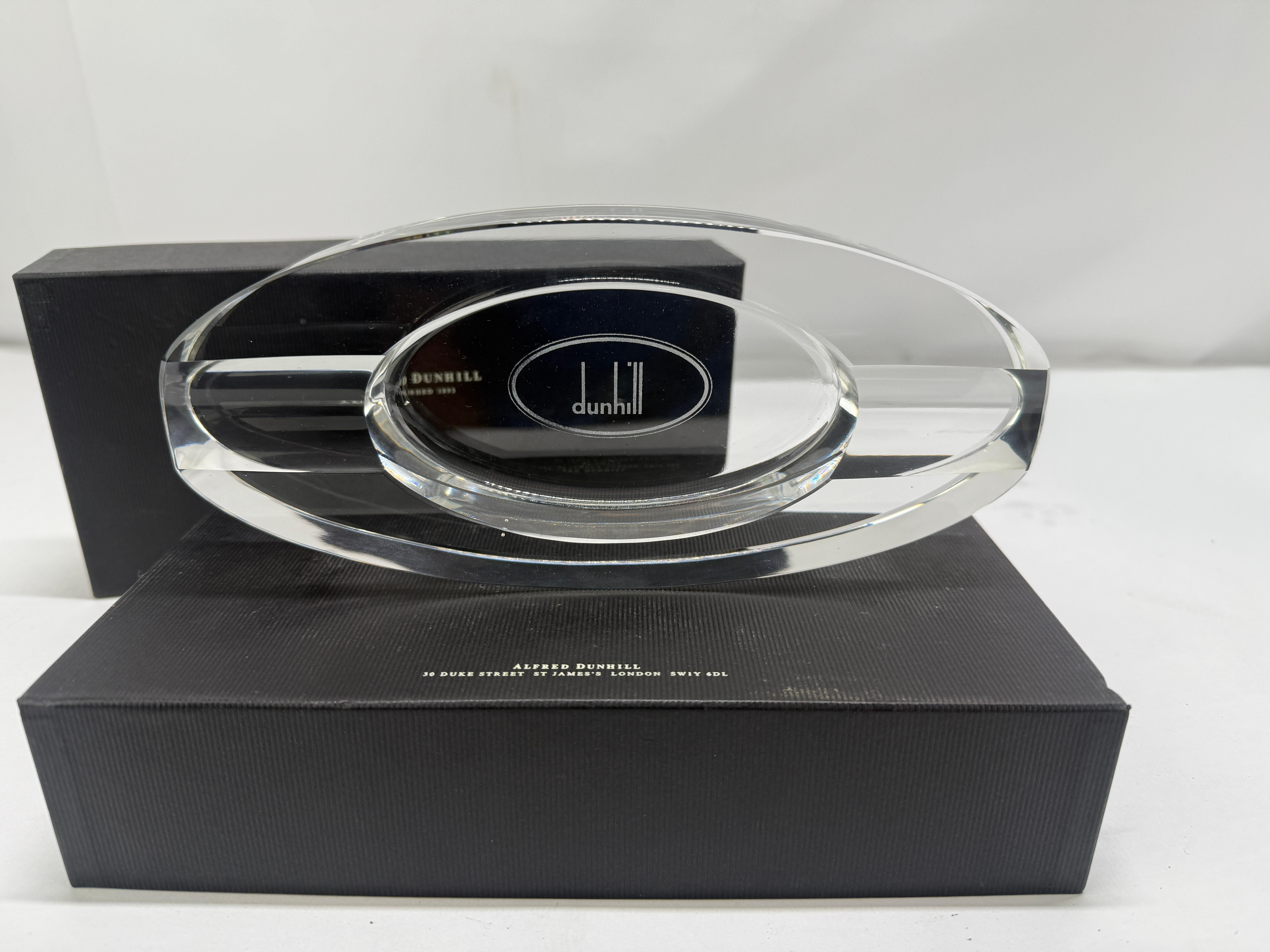 Alfred Dunhill Ovaler Aschenbecher aus geschliffenem Kristall mit Originalverpackung (Britisch) im Angebot