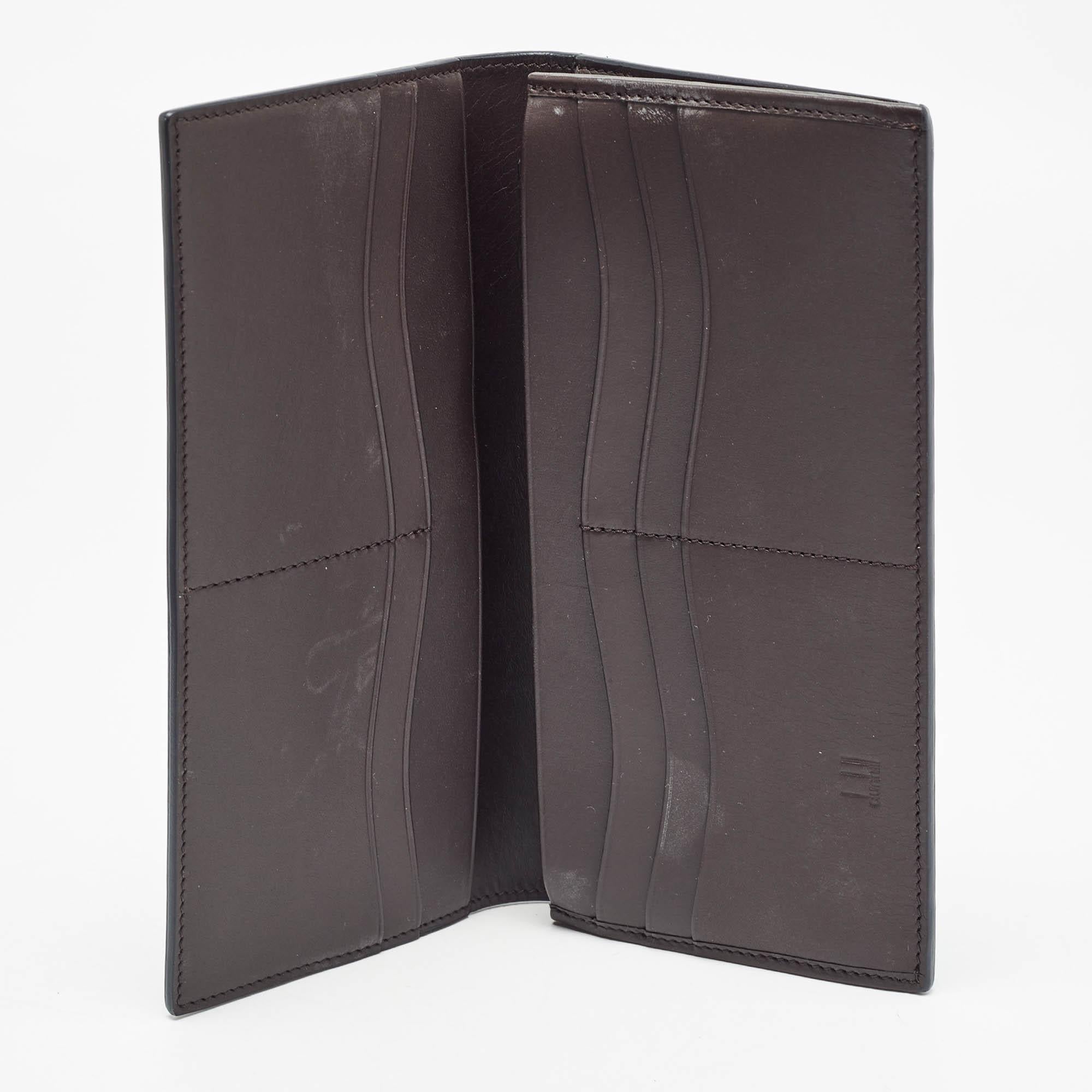 This designer wallet is an immaculate balance of sophistication and rational utility. It has been designed using prime quality materials and elevated by a sleek finish. The creation is equipped with ample space for your monetary essentials.