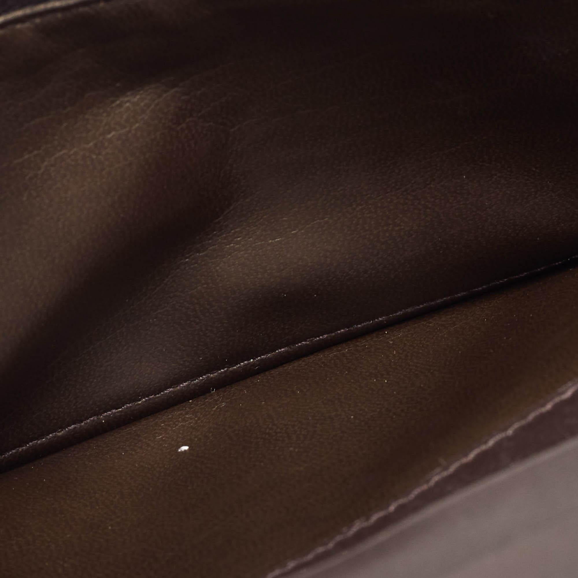 Alfred Dunhill Navy Blue Leather Long Bifold Wallet In Good Condition For Sale In Dubai, Al Qouz 2