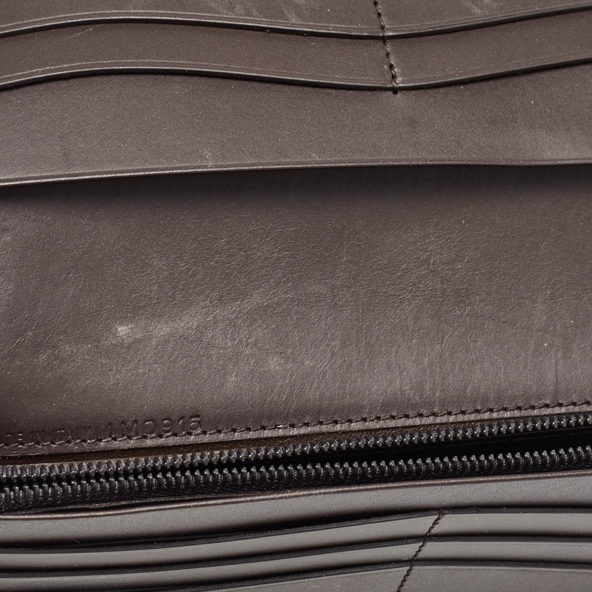 Alfred Dunhill Navy Blue Leather Long Bifold Wallet For Sale 1