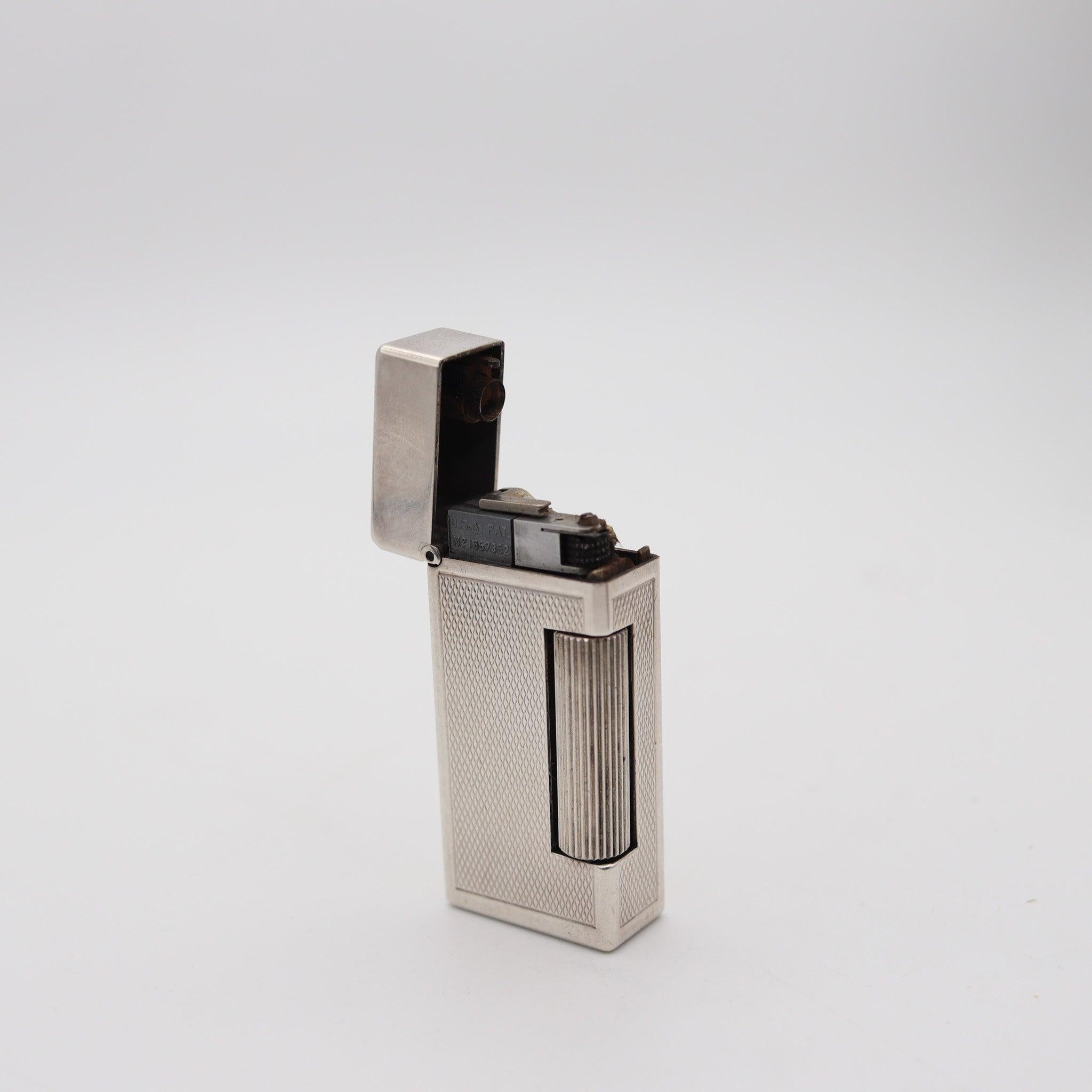 Mid-20th Century ALFRED DUNHILL Paris 1960 Short Automatique Rollalite Petrol Pocket Lighter For Sale