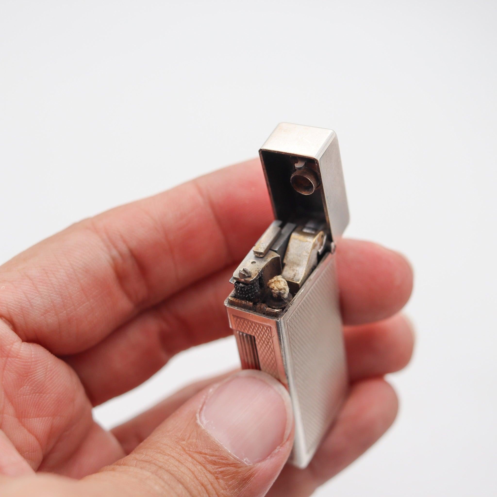 ALFRED DUNHILL Paris 1960 Short Automatique Rollalite Petrol Pocket Lighter For Sale 1