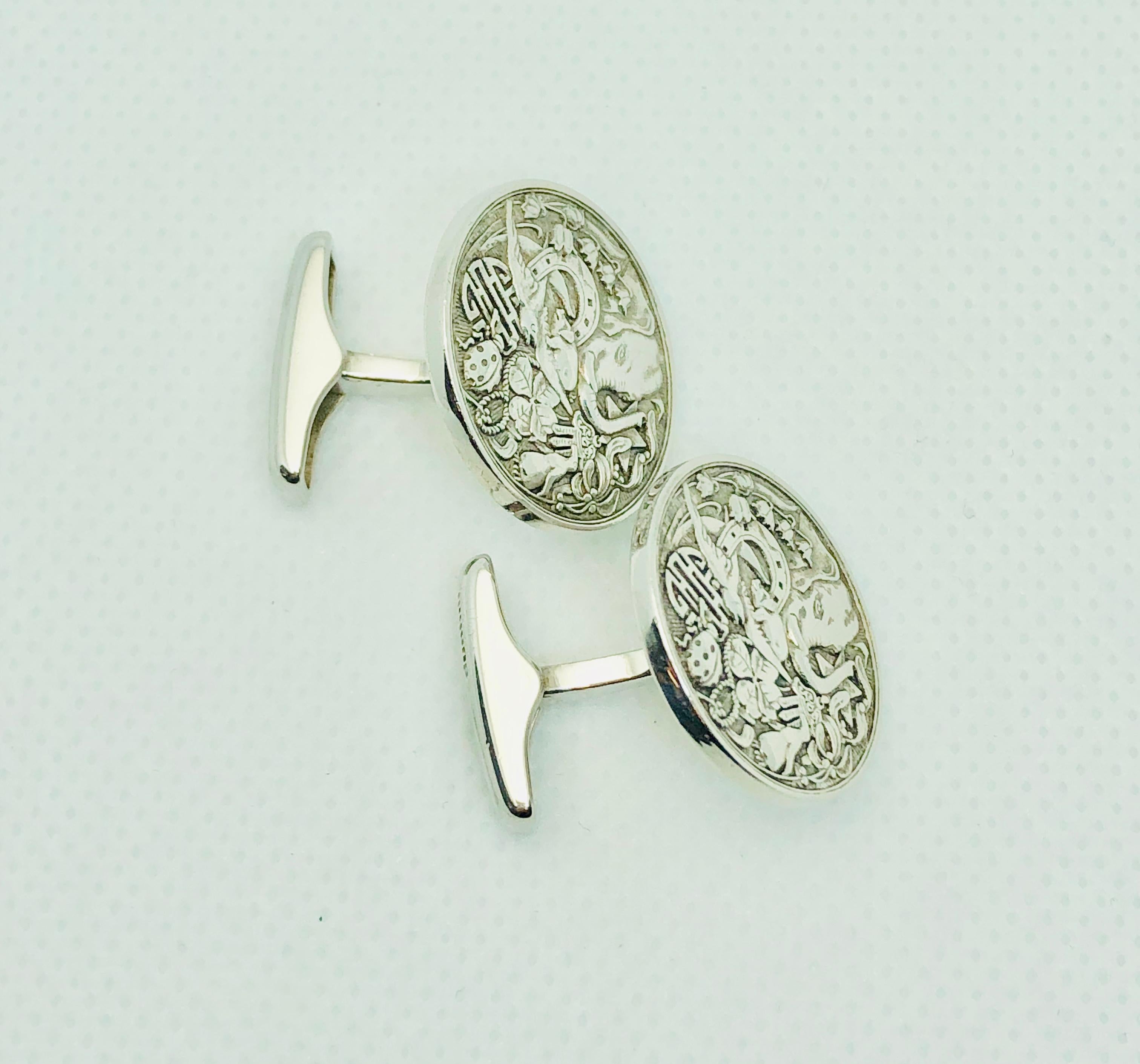Alfred Dunhill Sterling Silver Animal Themed Round Cufflinks In Excellent Condition In Birmingham, AL