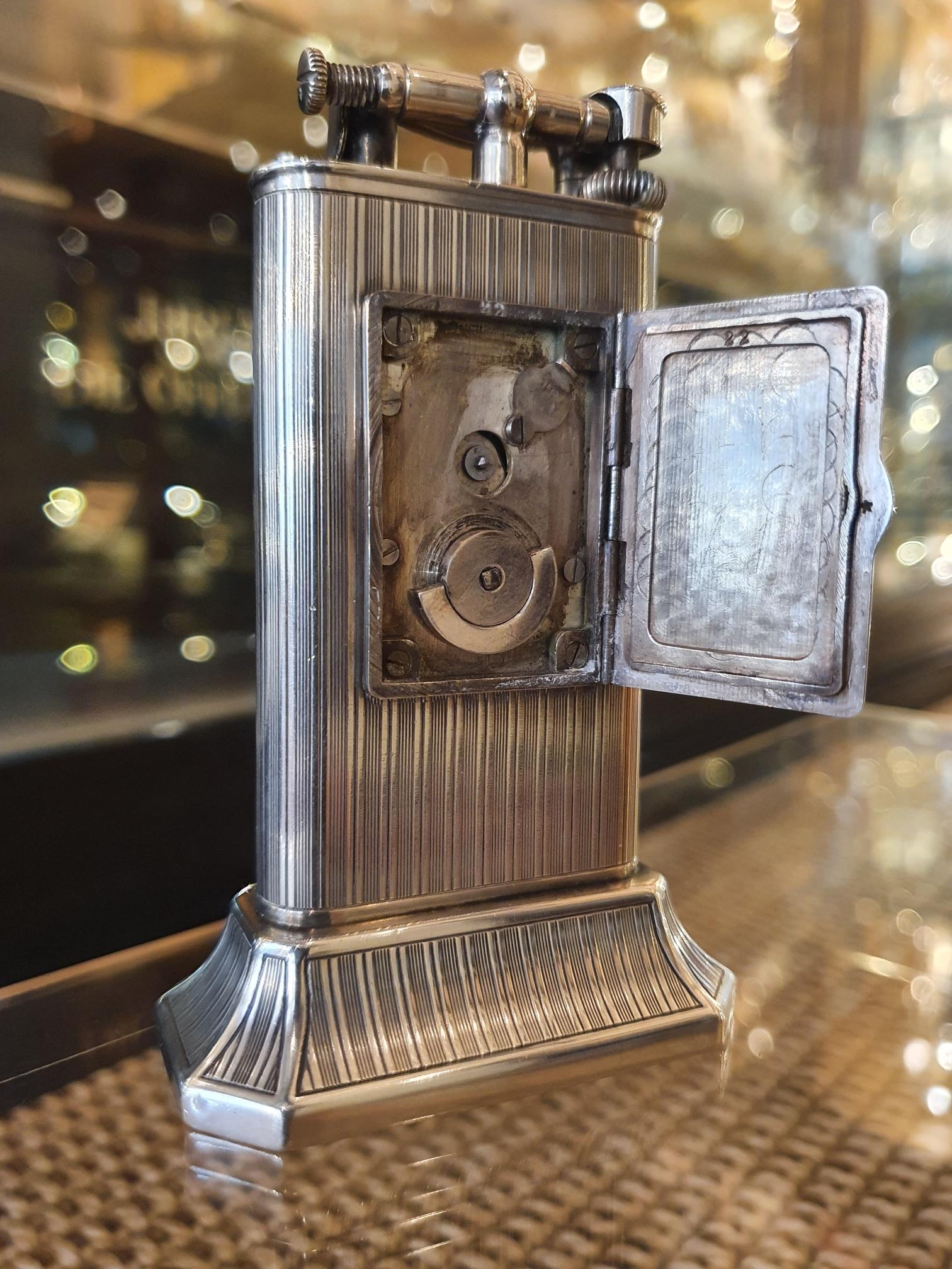 Gravé Briquet Club Clock en argent sterling d'Alfred Dunhill, 1929 en vente