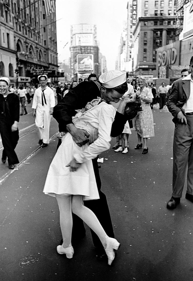 Alfred Eisenstaedt Black and White Photograph - VJ Day, Times Square, NY, August 14, 1945