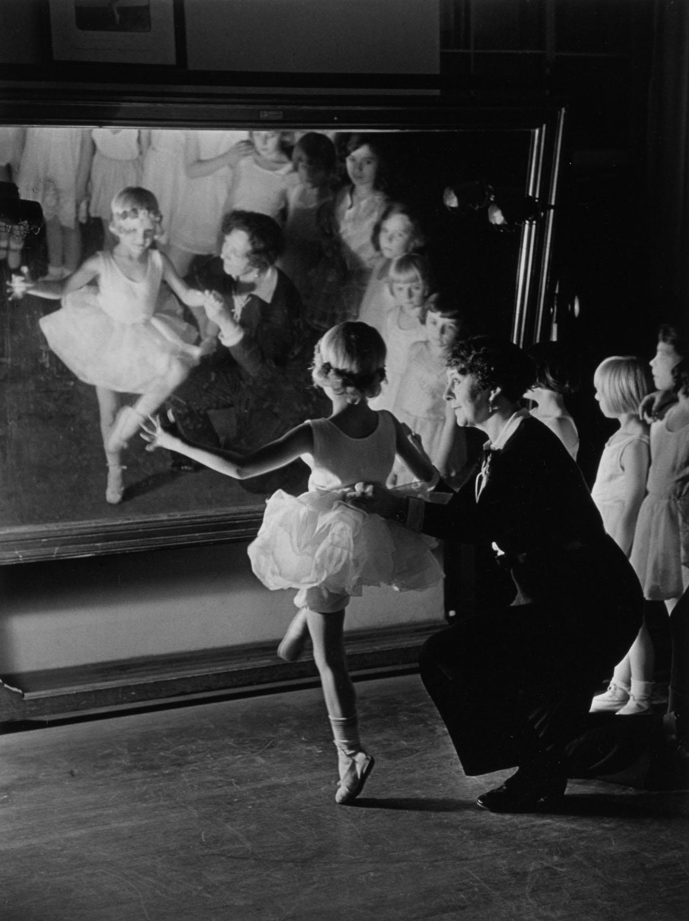 Alfred Eisenstaedt Black and White Photograph - First Lesson at Truempy Ballet School, Berlin