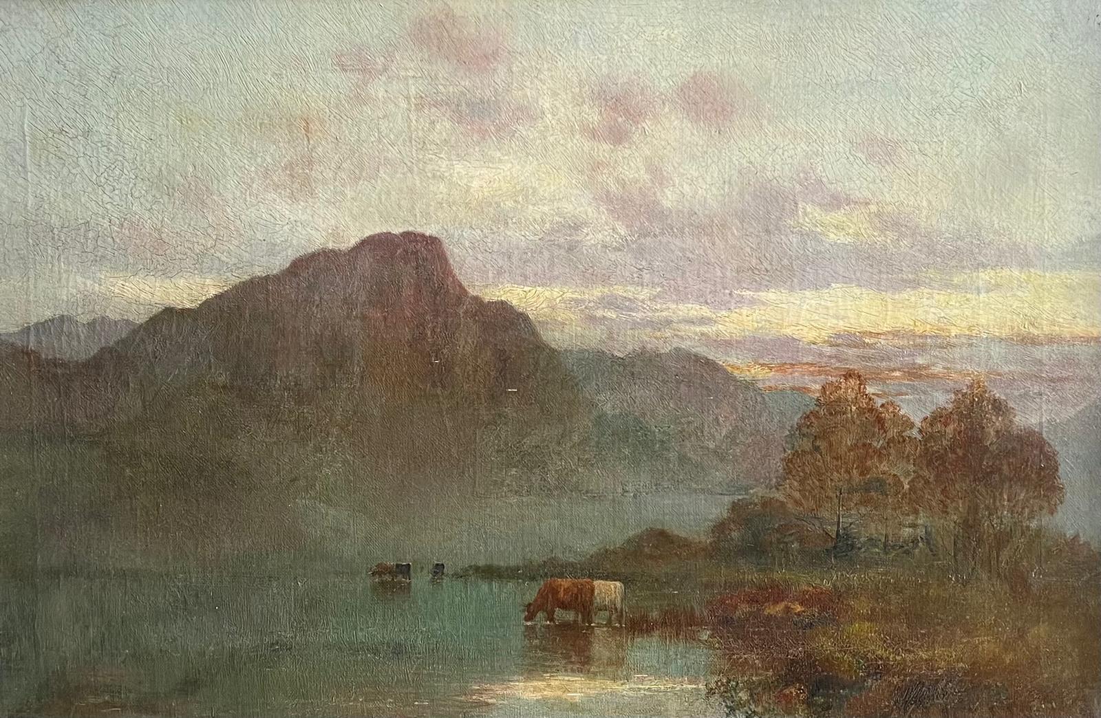 Landscape Painting di  Alfred Fontville de Breanski - Antico bovino scozzese delle Highlands al tramonto Pittura ad olio d'atmosfera