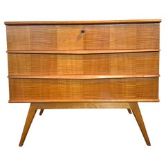 Mid-Century Modern Kommoden und Kommodenschränke