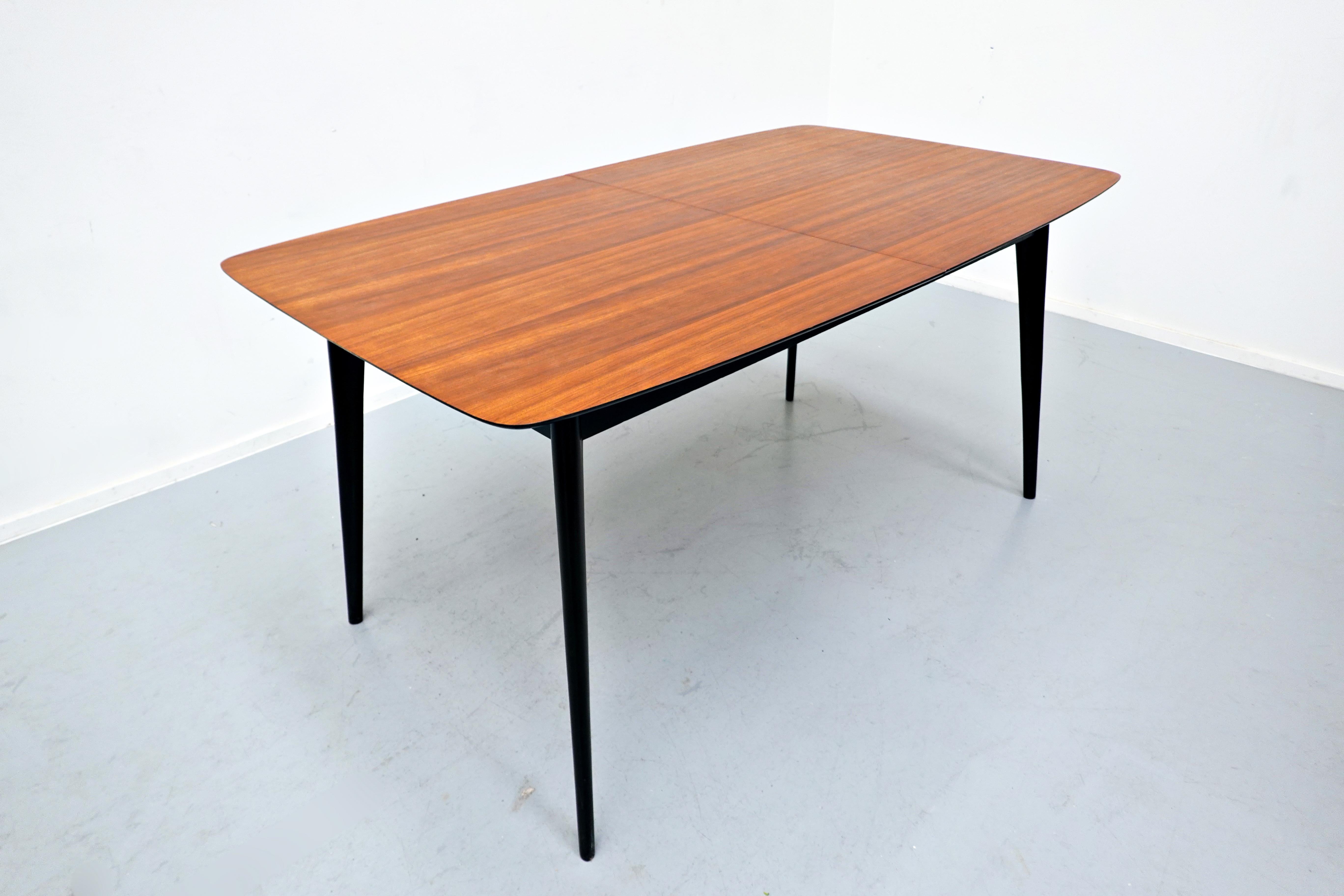 Alfred Hendrickx Extendable Dining Table, Belgium, 1970s In Good Condition In Brussels, BE