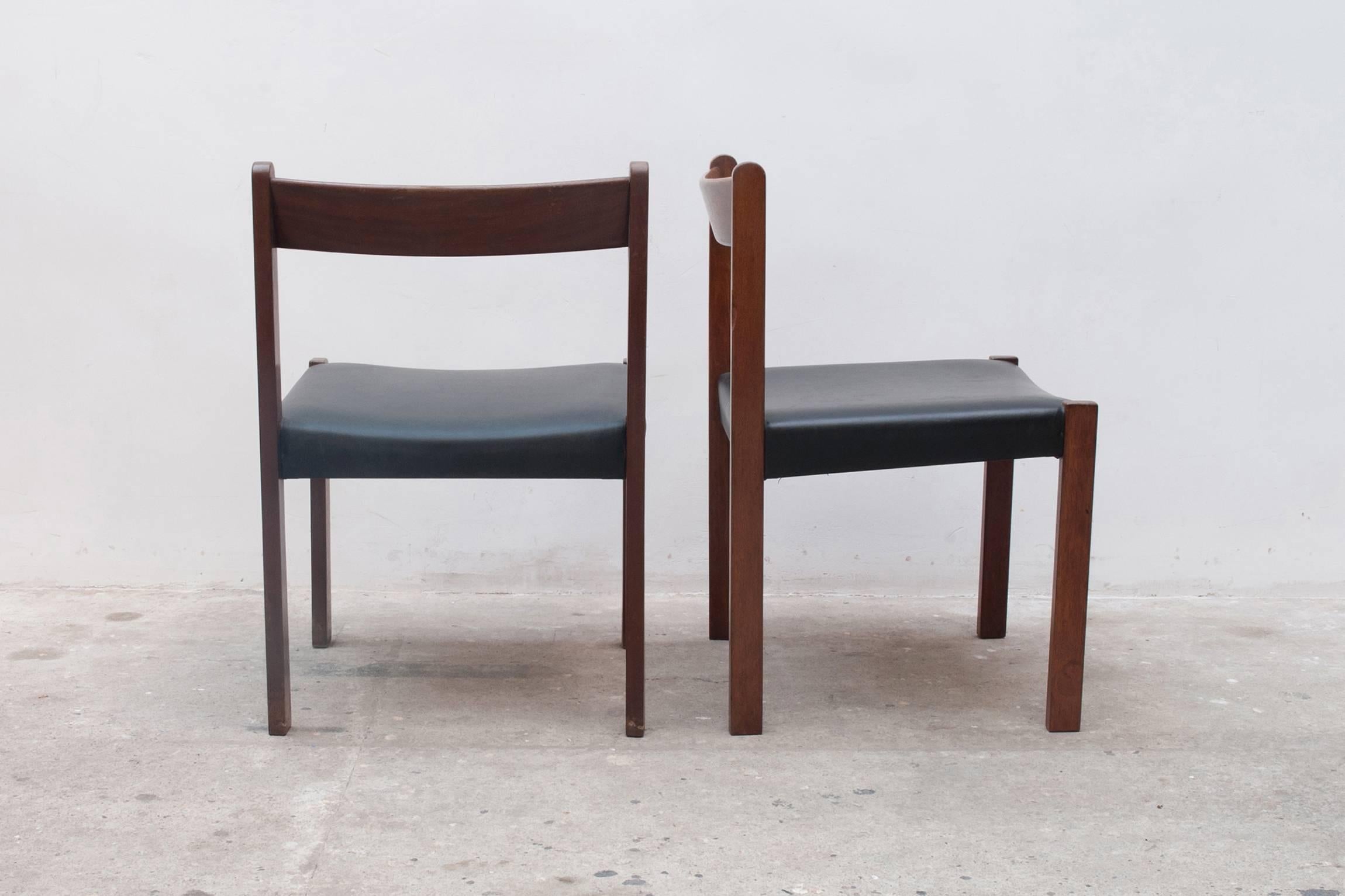 These minimalistic modern design dining chairs were designed by the Belgium Architect Alfred Hendrickx for Belform in 1962.
The six chairs made of rosewood and the seating are in black vinyl leather
Six pieces of high-quality chairs in a very good