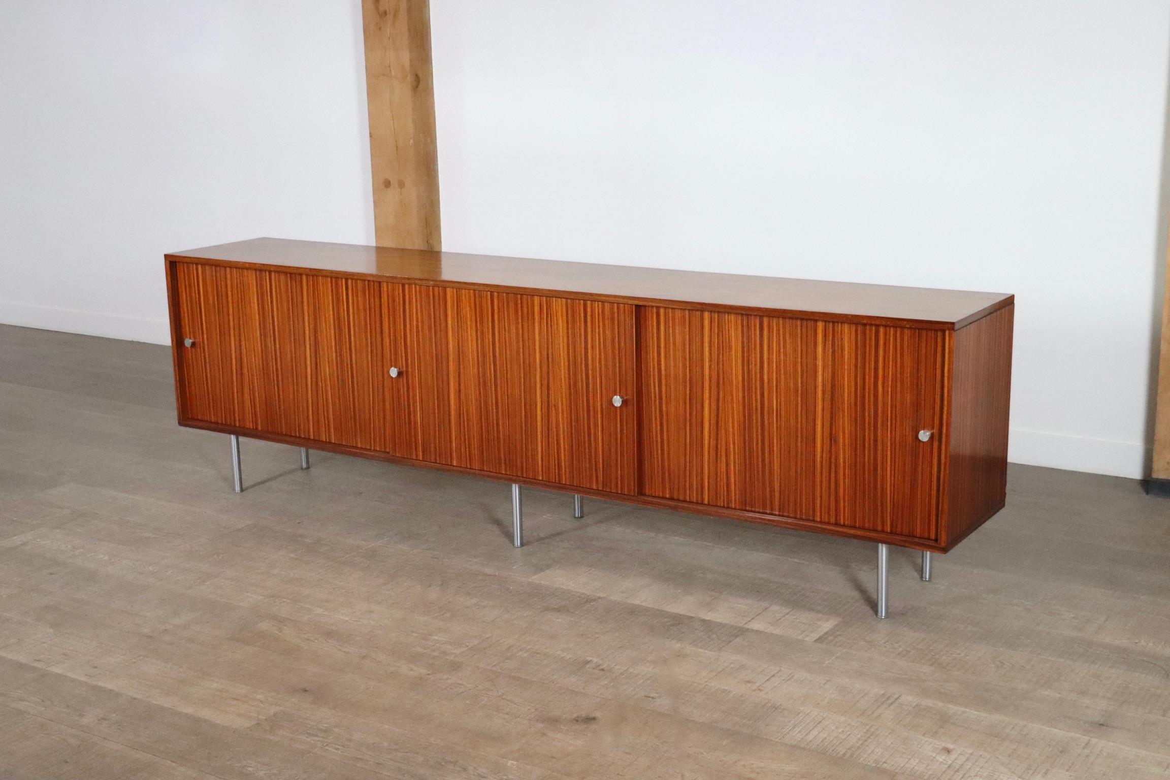 Alfred Hendrickx Grand buffet pour Belform, années 1960 Bon état - En vente à ABCOUDE, UT