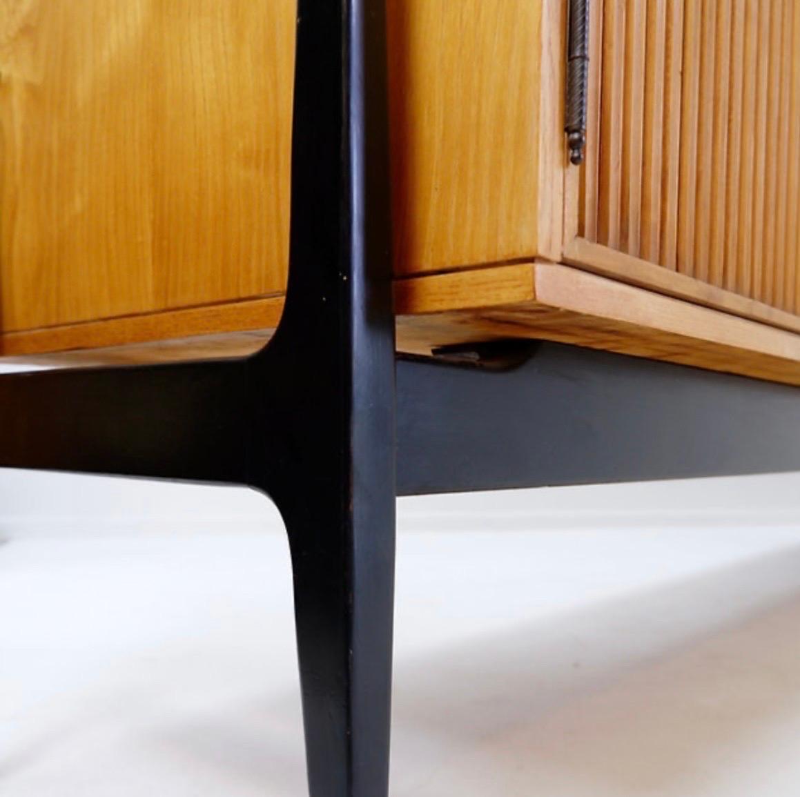 Beech Alfred Hendrickx Sideboard with four doors and four drawers (c.1956) For Sale