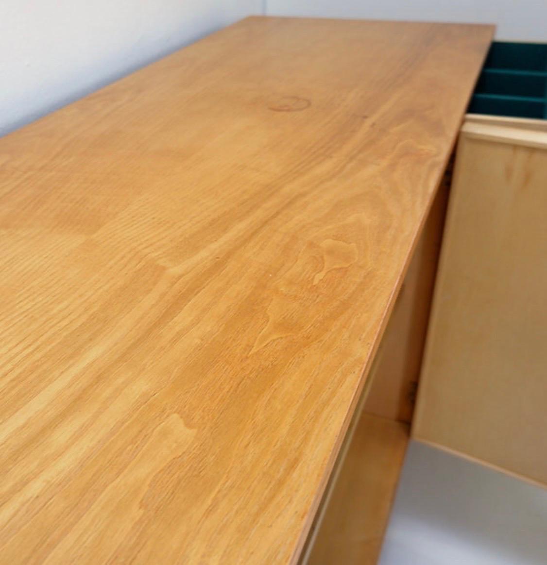 Alfred Hendrickx Sideboard with four doors and four drawers (c.1956) For Sale 3