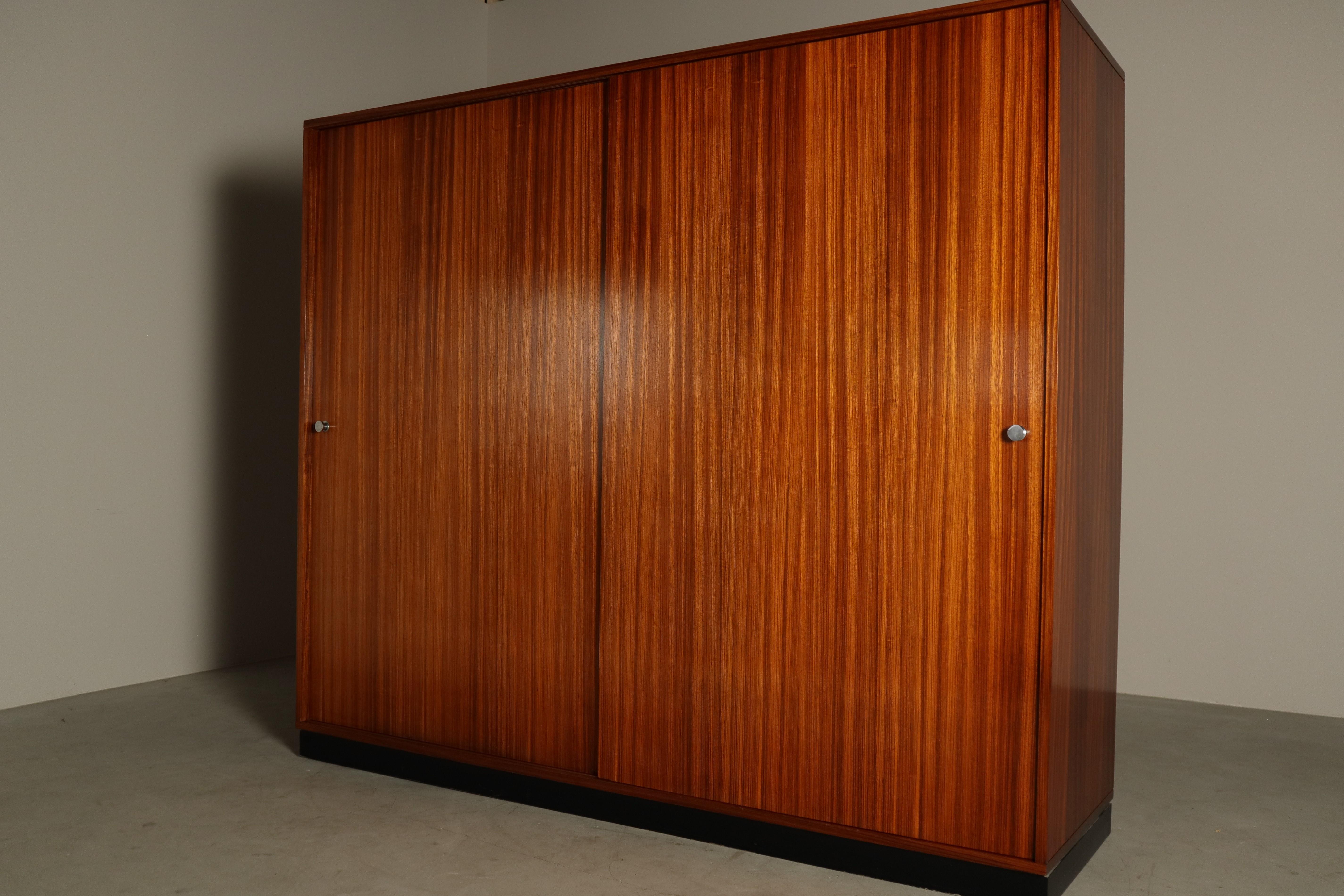 Armario Alfred Hendrickx para Belform en madera de zebrano, principios de los 60 Zebrano en venta