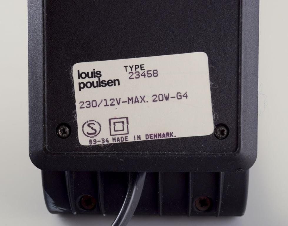 Alfred Homann para Louis Poulsen. Lámpara de sobremesa 