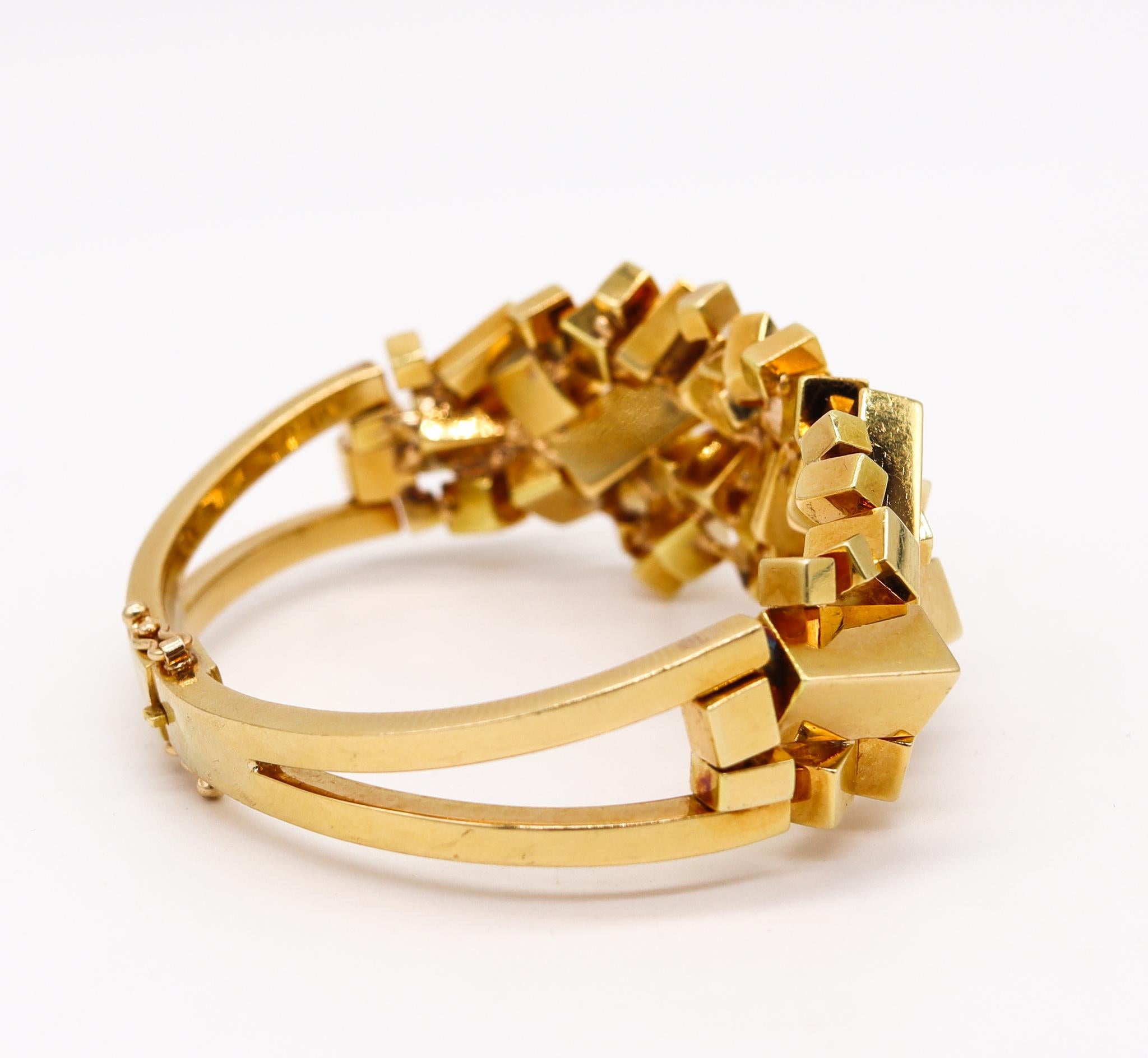 Alfred Karram 1970 New York Brutalism Geometric Cubic Bracelet In 18Kt Gold In Excellent Condition In Miami, FL