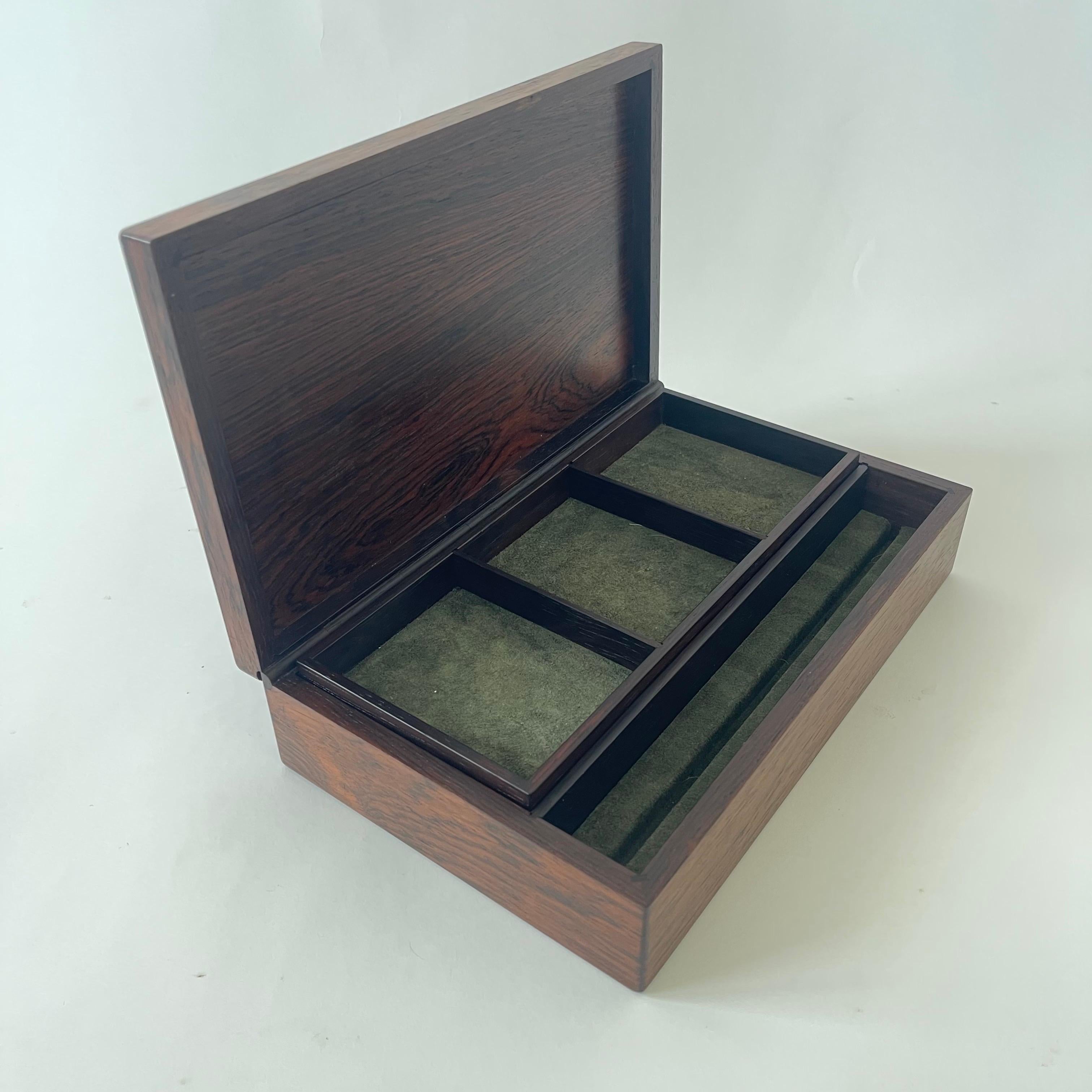 Alfred Klitgaard Boîte à bijoux moderne danoise en bois de rose et daim, Danemark, années 1950 en vente 3