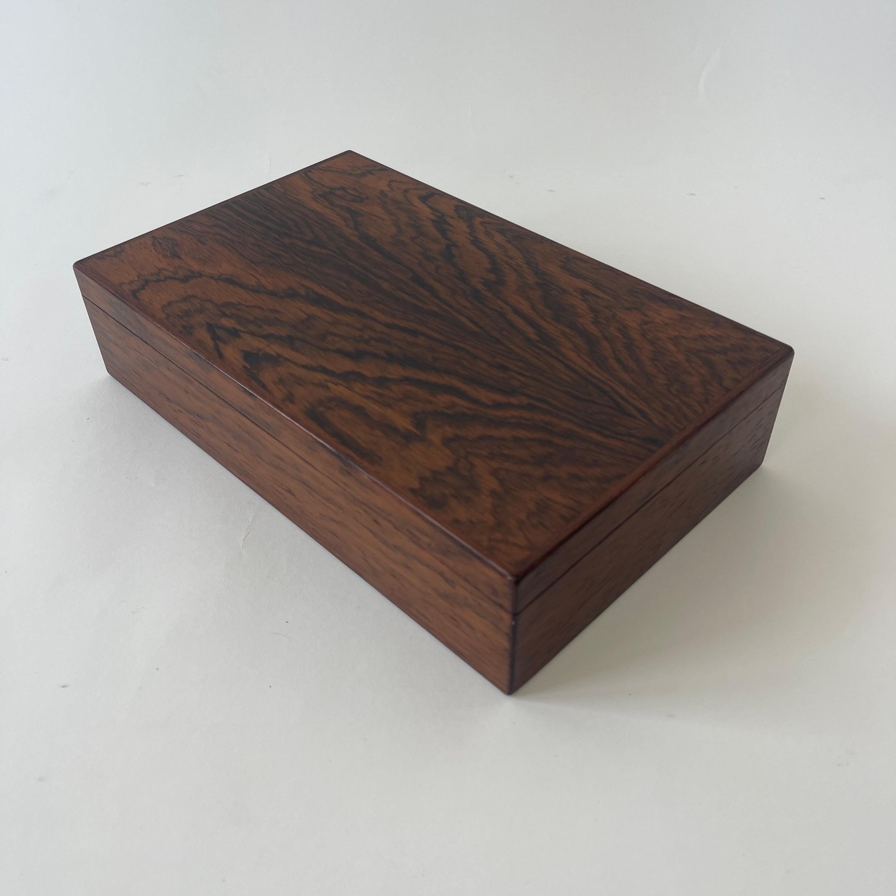 Mid-Century Modern Alfred Klitgaard Boîte à bijoux moderne danoise en bois de rose et daim, Danemark, années 1950 en vente