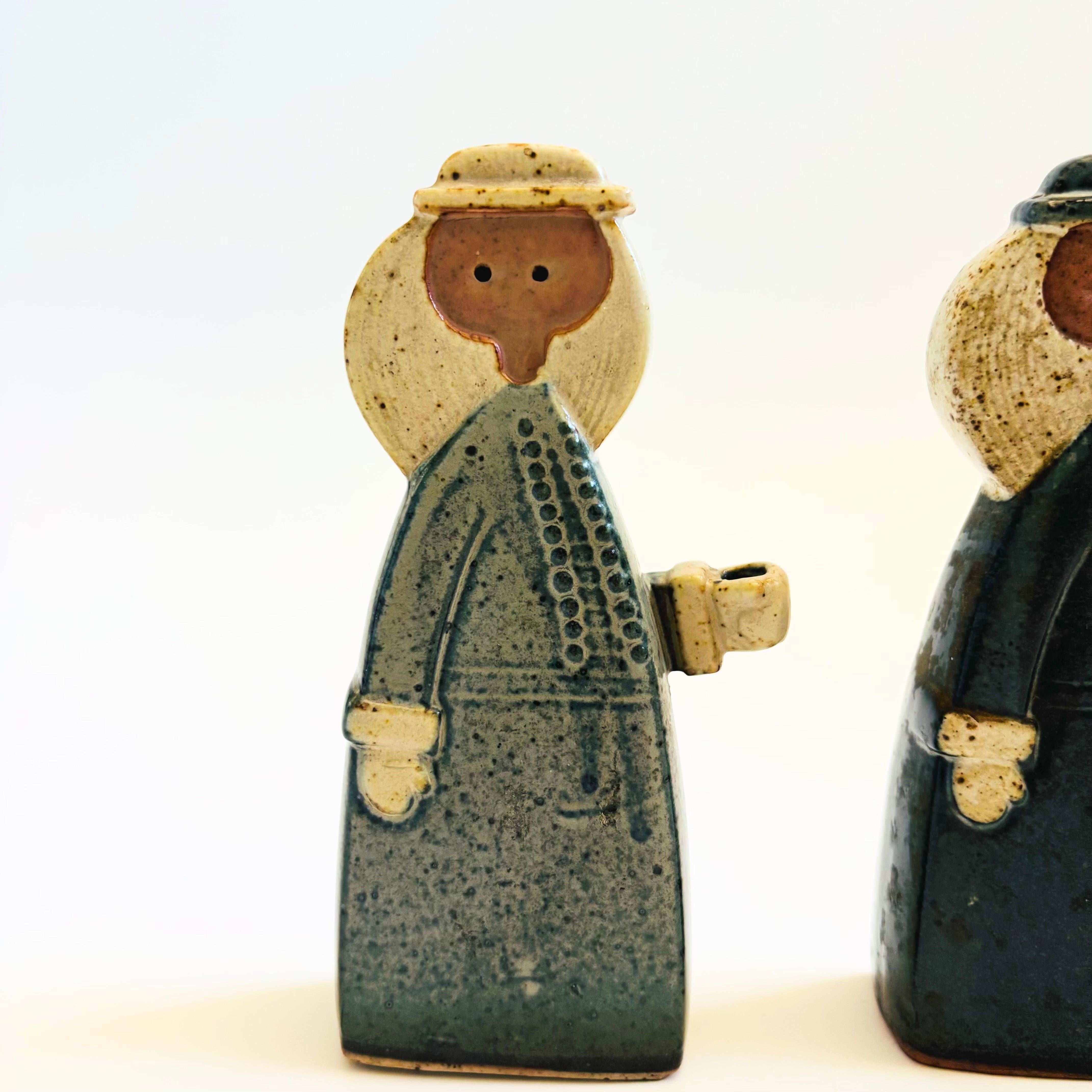 Alfred Knobler Scandinavian Style Pottery Women Candle Holders - Set of 2 In Good Condition For Sale In Fairfield, CA