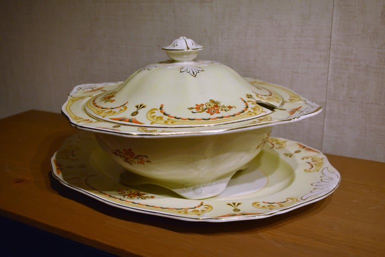 Alfred Meakin Serving Bowl and Plate, circa 1930s For Sale at 1stDibs