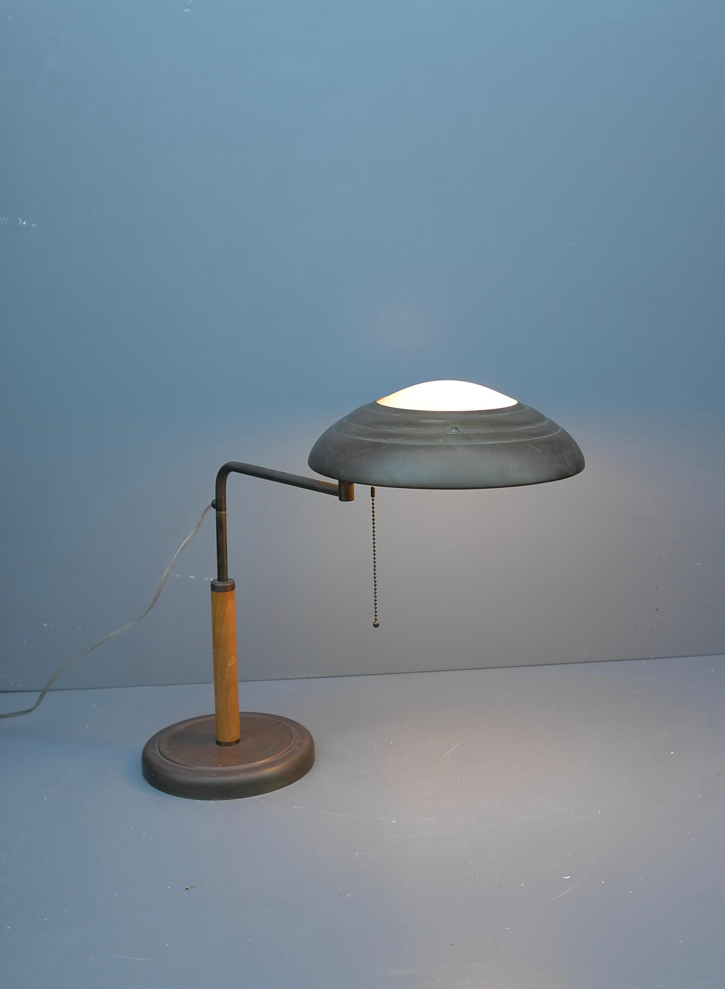 Lámpara de escritorio Art Decó de cobre Alfred Müller, Belmag Model Quick 1500, Zurich 1935 mediados del siglo XX en venta