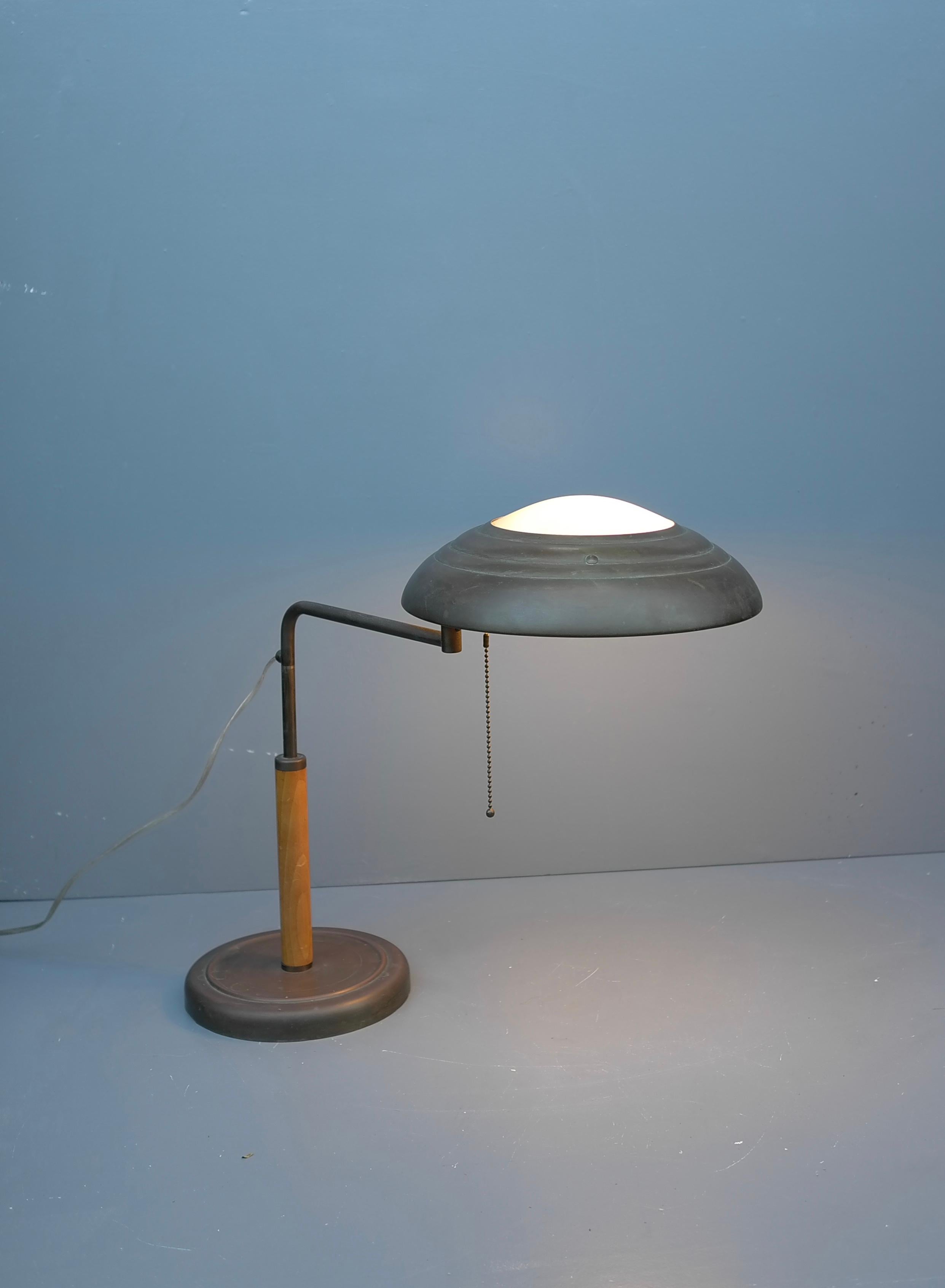 Alfred Müller Art Deco Kupfer-Schreibtischlampe, Belmag Modell Quick 1500, Zürich 1935 (Mitte des 20. Jahrhunderts) im Angebot