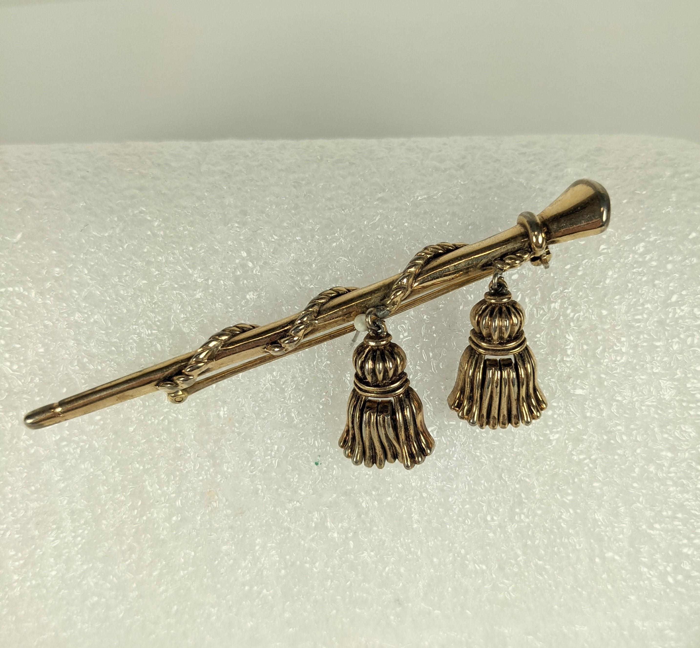 Alfred Phillippe for Trifari Retro tassel baton and matching  tassel ear clips demi parure. Of  base metal with a rose gold plate finish. The tassels are articulated on both brooch and ear clips.
Very good Condition, Signed. 
Brooch L 3.50