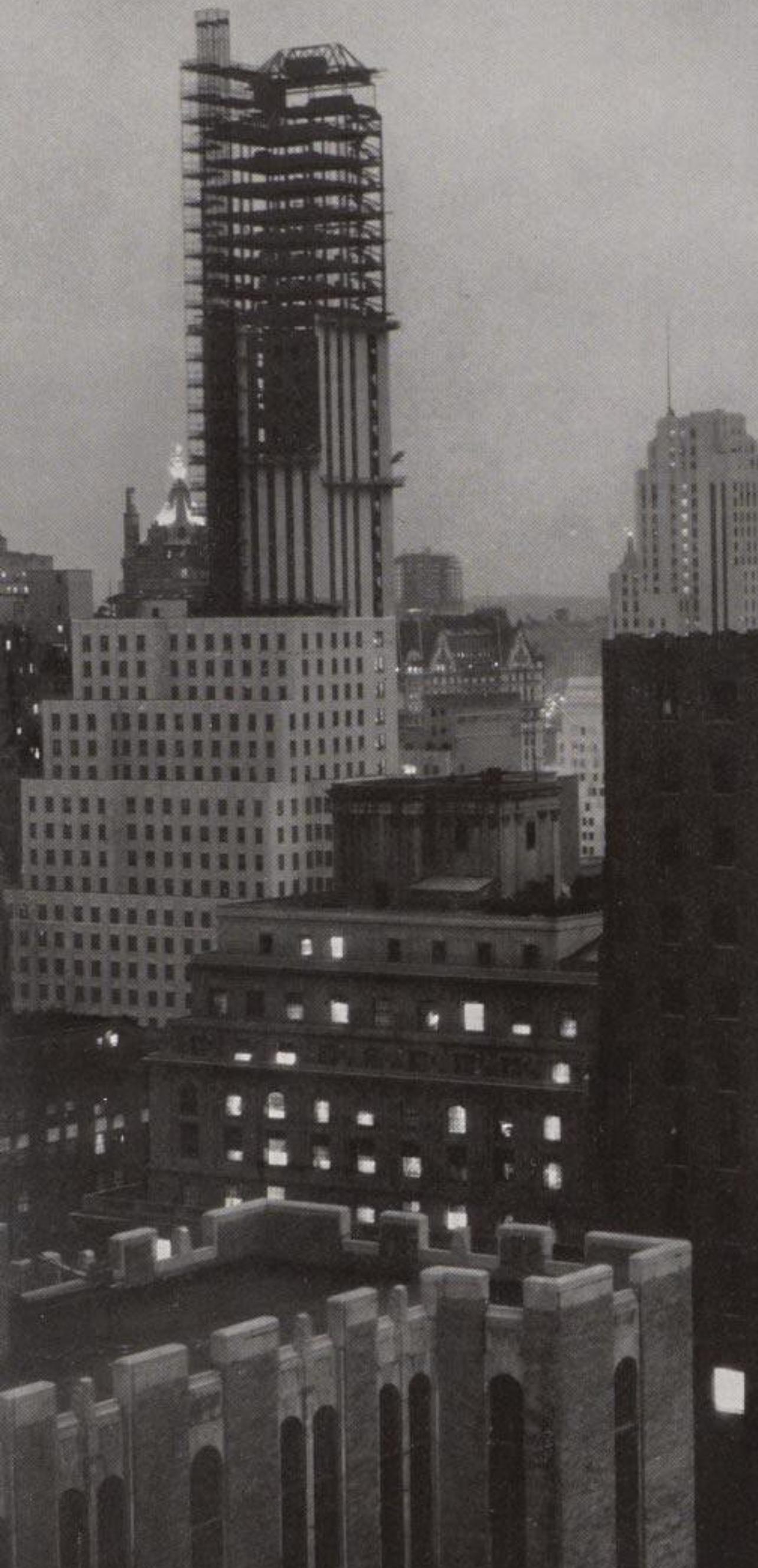 Alfred Stieglitz, Soirée depuis le Shelton, 1947 (d'après) en vente 2