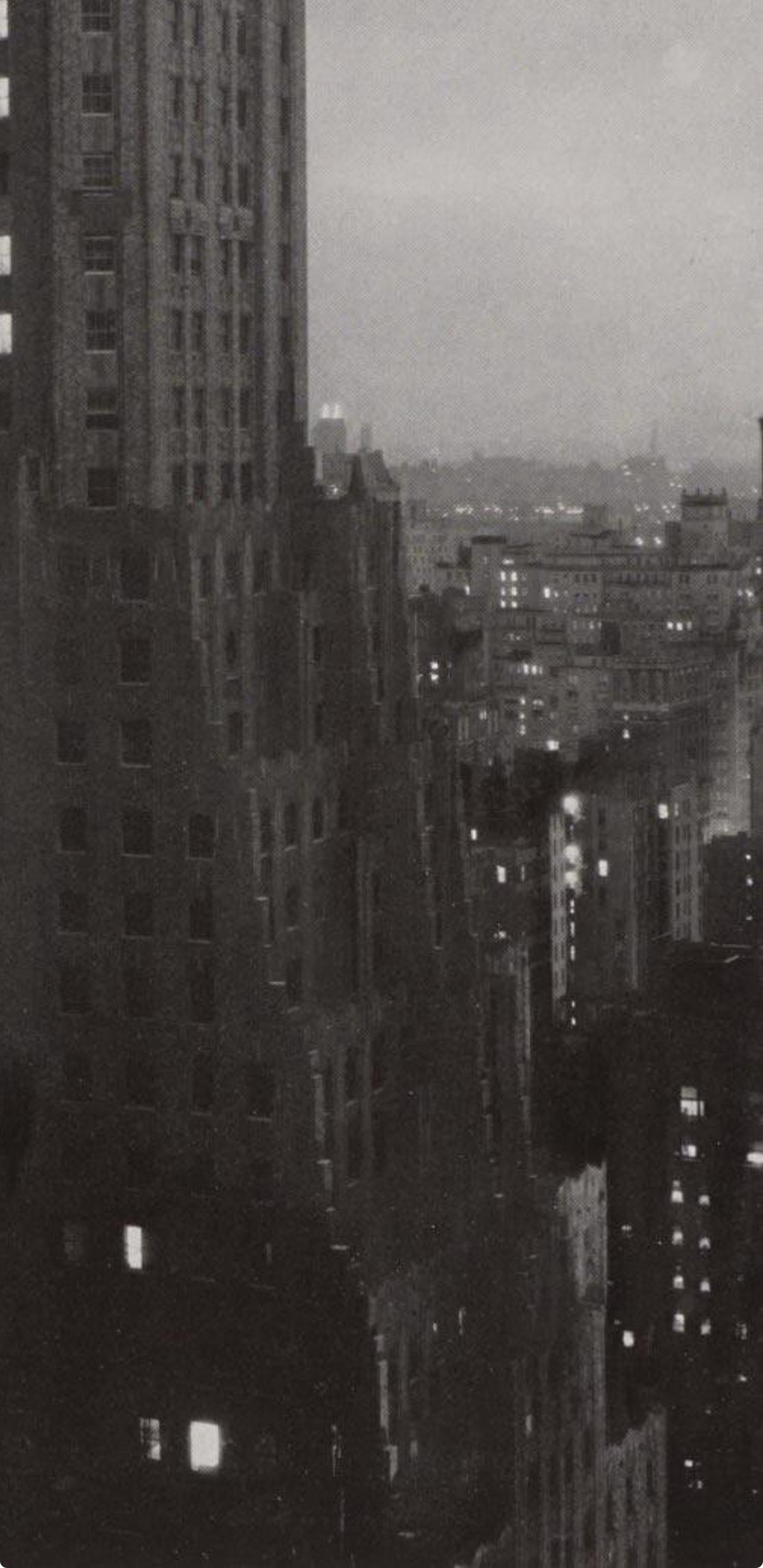 Alfred Stieglitz, Soirée depuis le Shelton, 1947 (d'après) en vente 4
