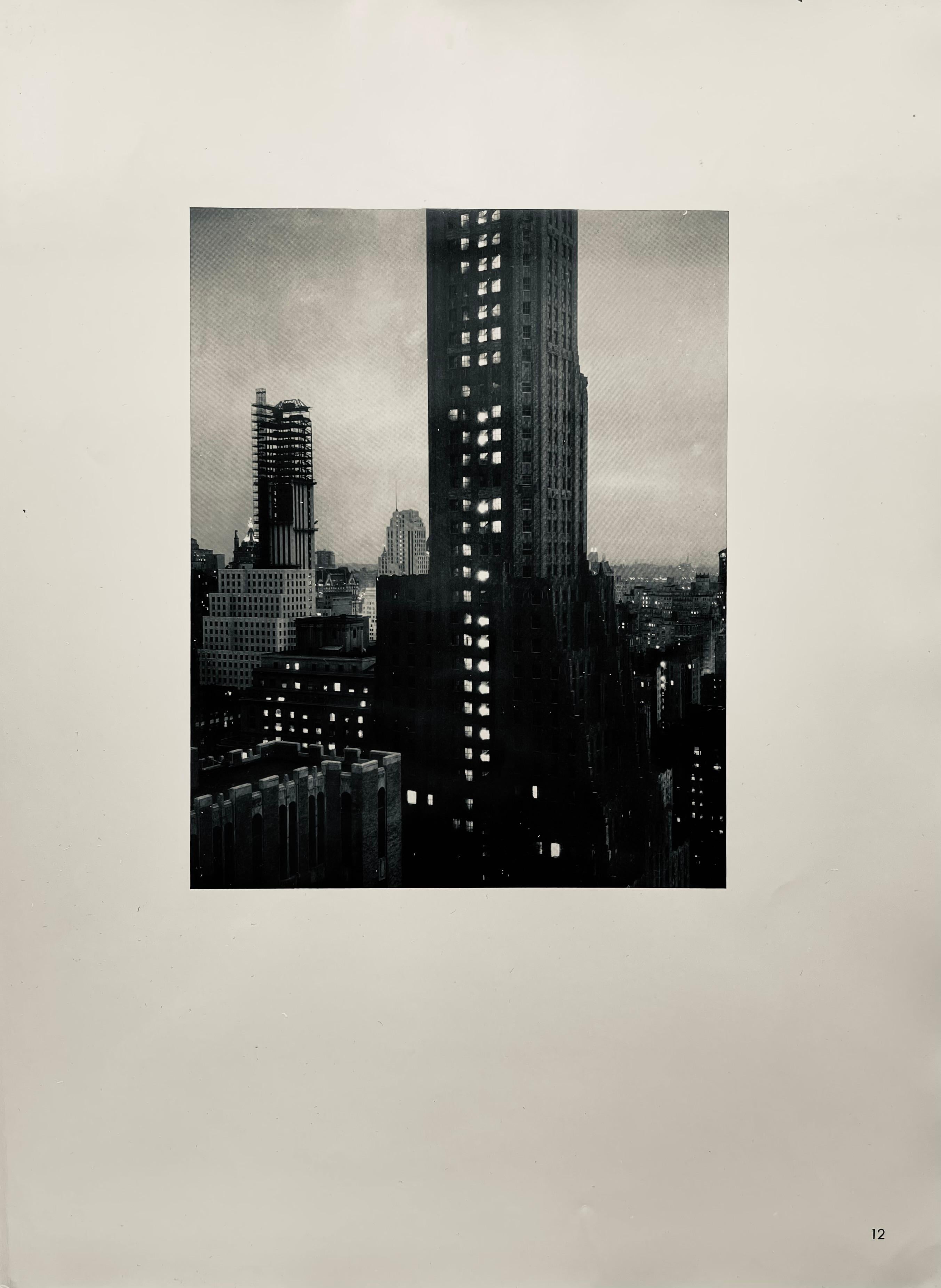 Alfred Stieglitz, Soirée depuis le Shelton, 1947 (d'après) en vente 5