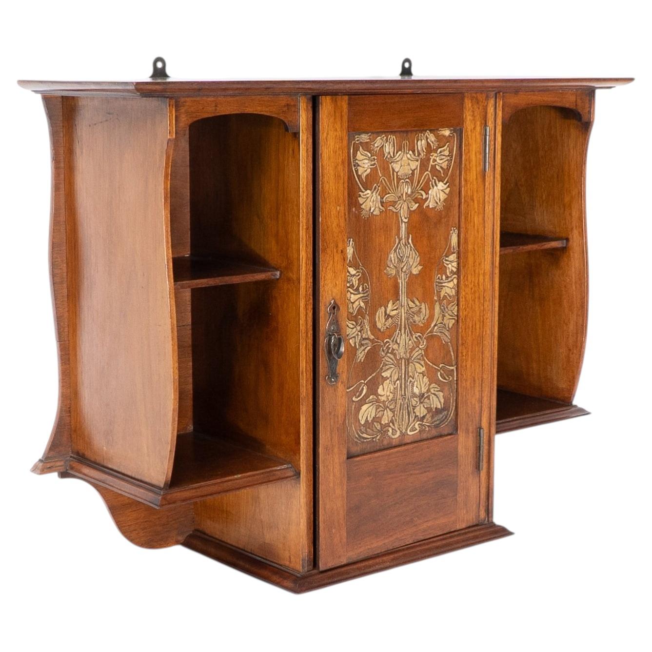 How do you identify Lebus furniture?
