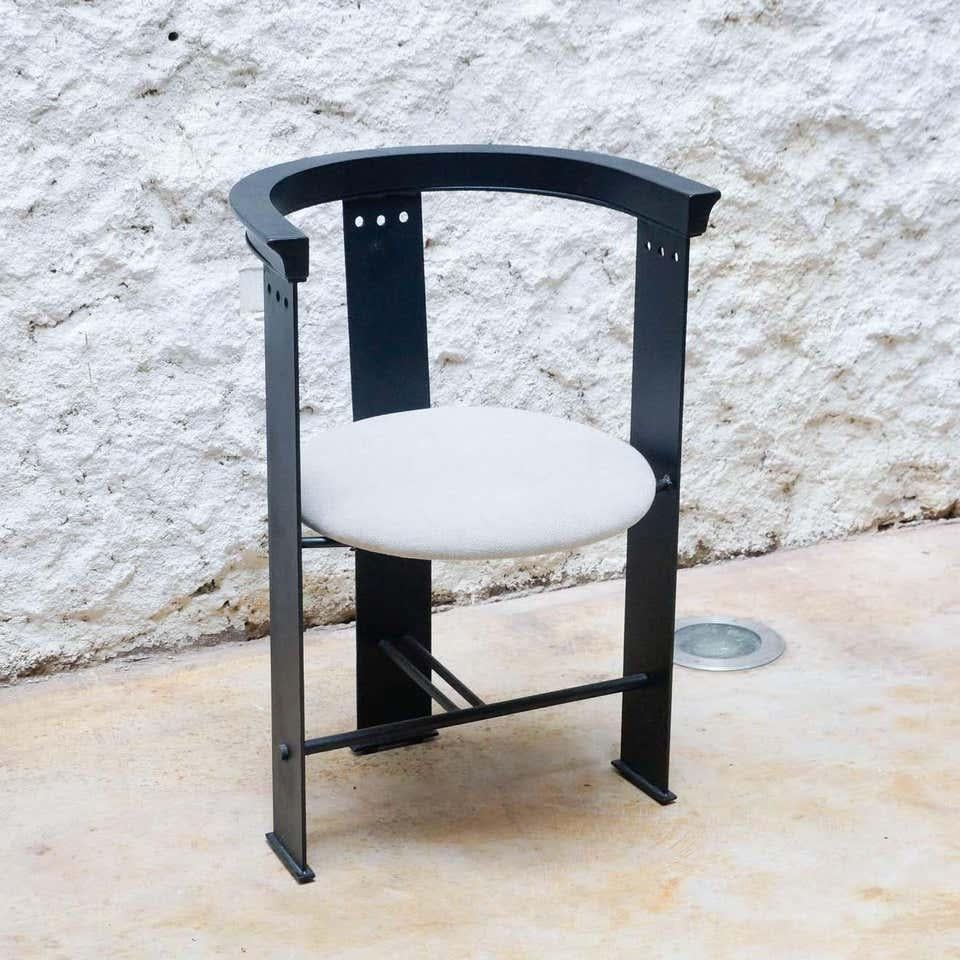 Chair designed by the Spanish architect and designer Alfredo Arribas. This chair was part of the 